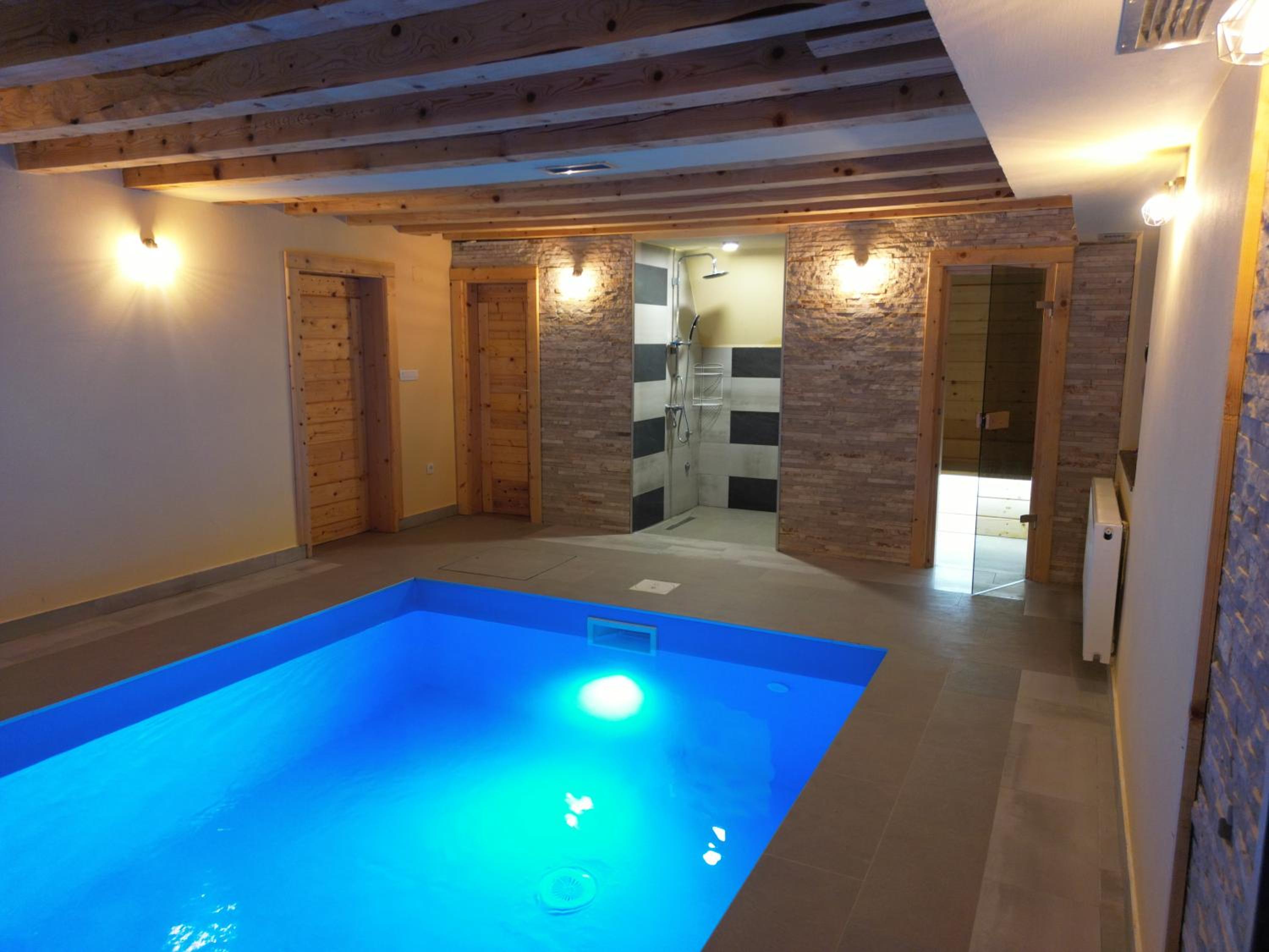 Vila Suvo vrelo sa unutrašnjim bazenom i saunom Jahorina