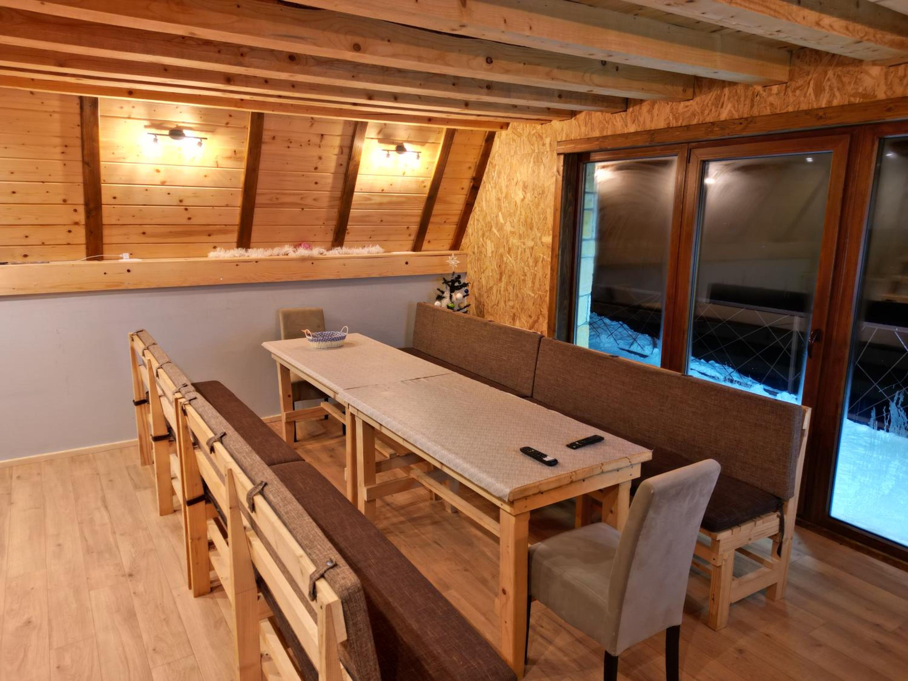 Vila Suvo vrelo sa unutrašnjim bazenom i saunom Jahorina