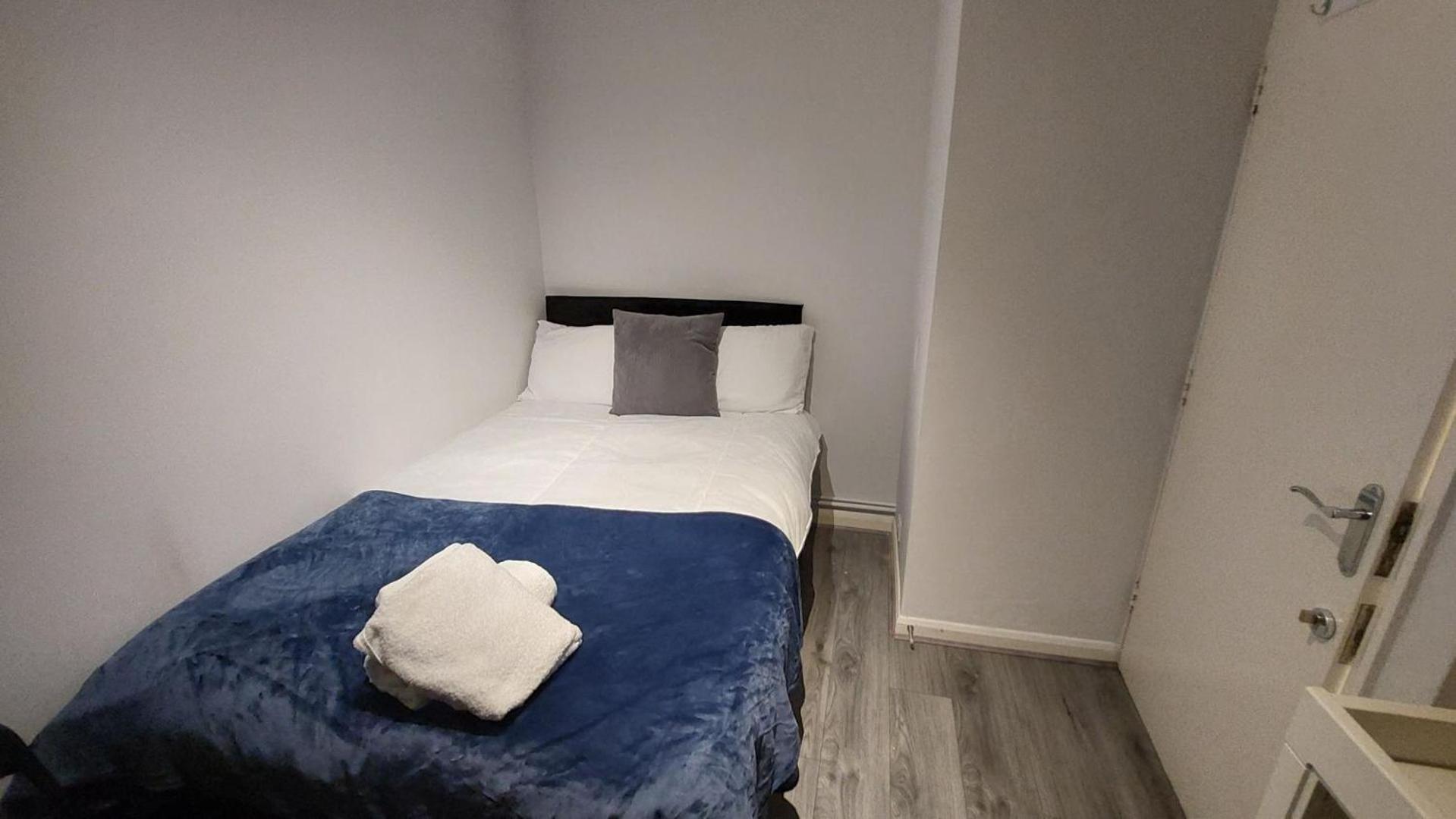 2-Bed Apartment Sleeps 7 with Wi-Fi