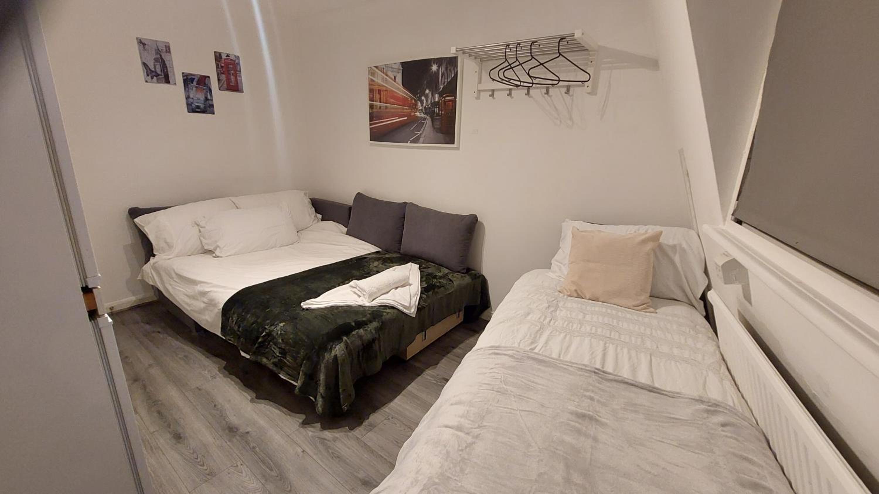 2-Bed Apartment Sleeps 7 with Wi-Fi