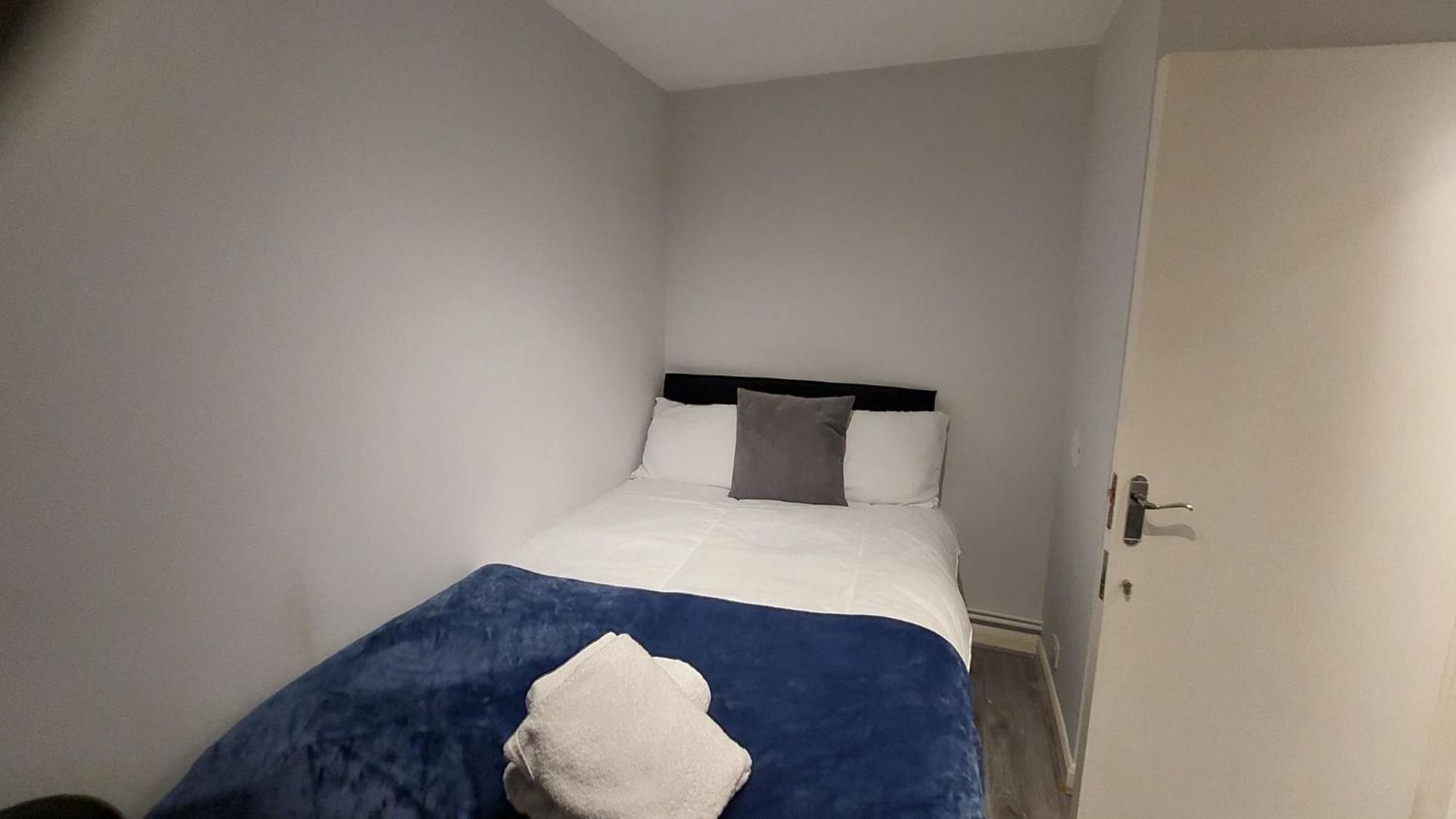 2-Bed Apartment Sleeps 7 with Wi-Fi