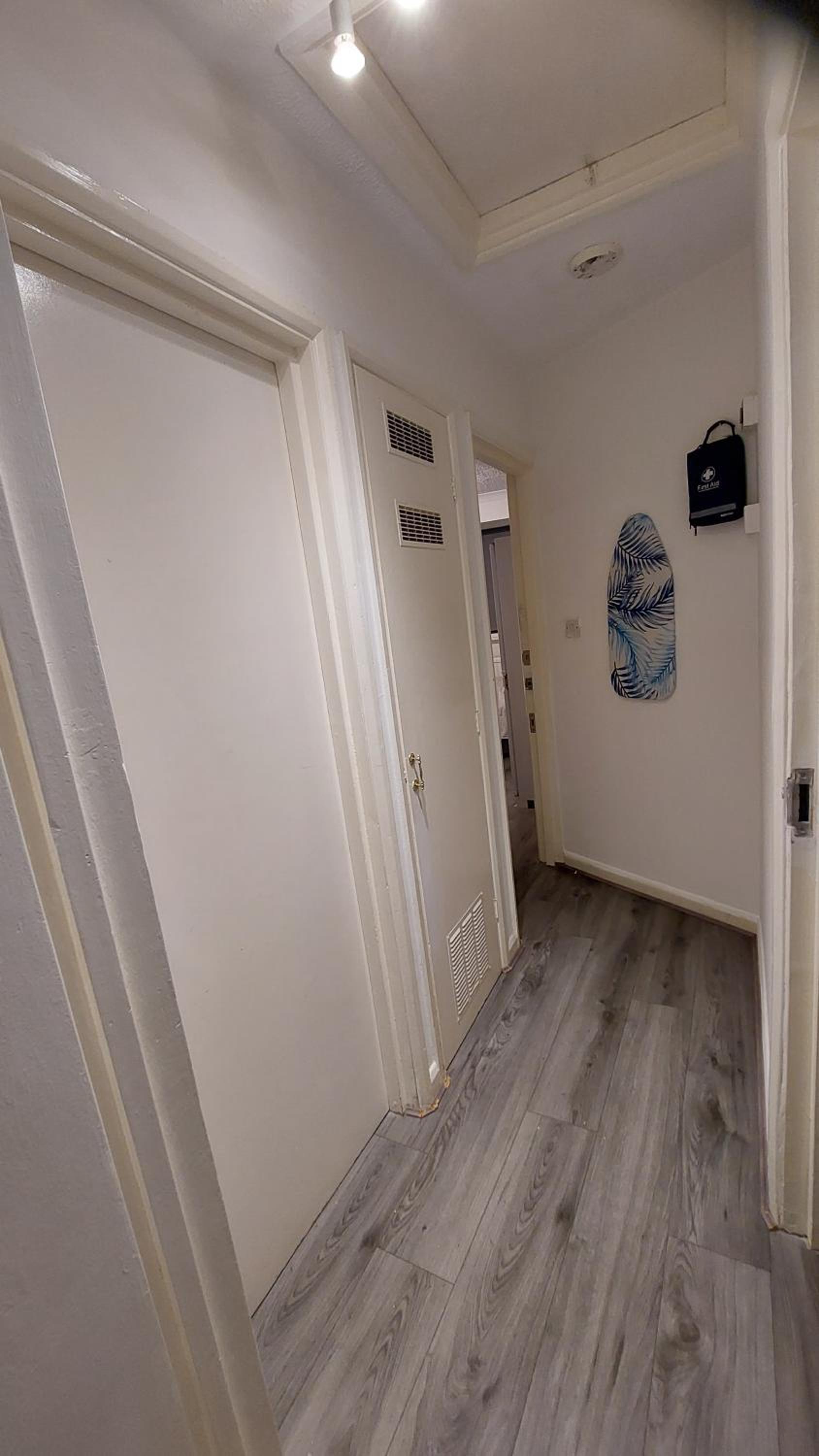 2-Bed Apartment Sleeps 7 with Wi-Fi