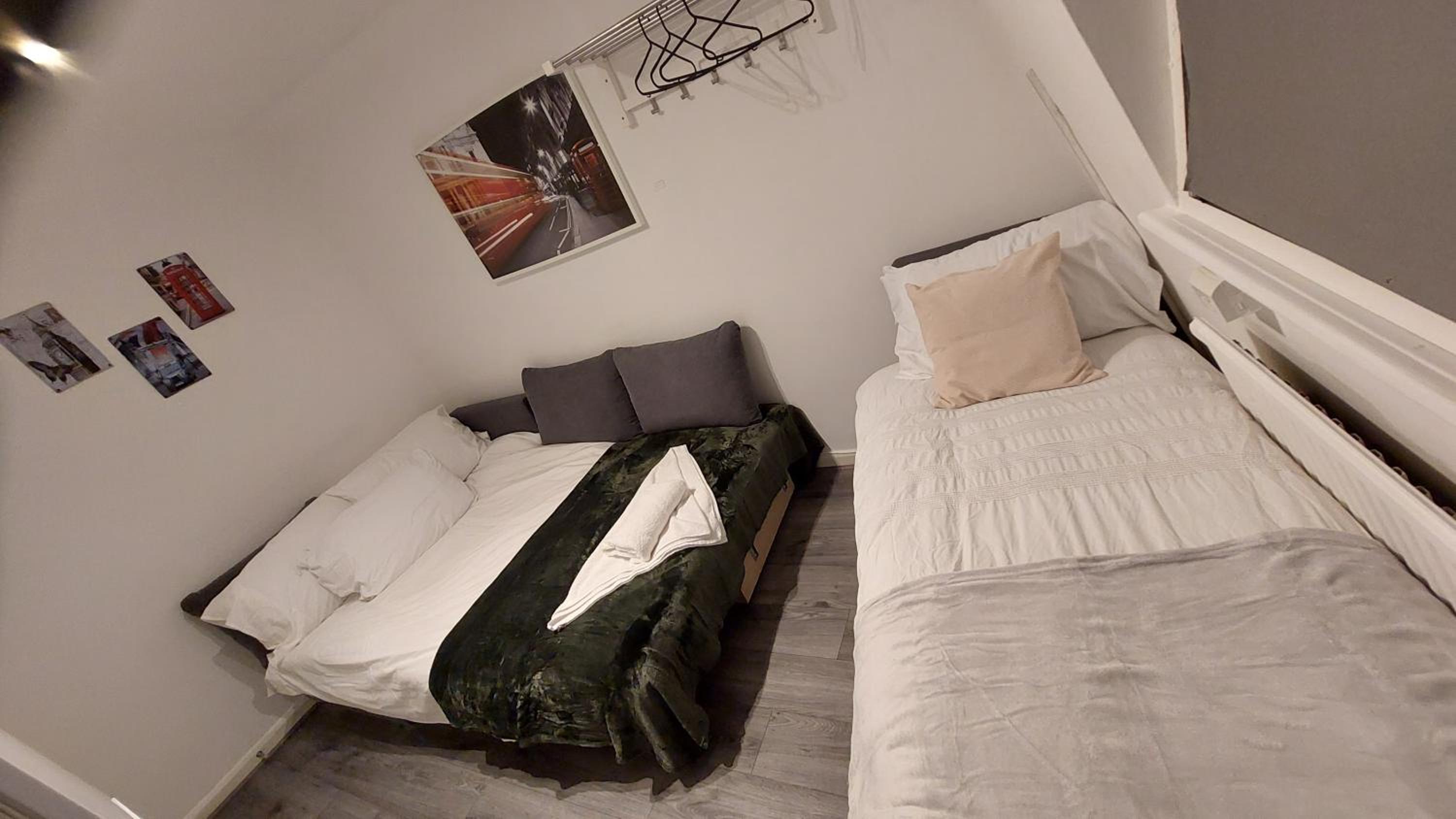 2-Bed Apartment Sleeps 7 with Wi-Fi