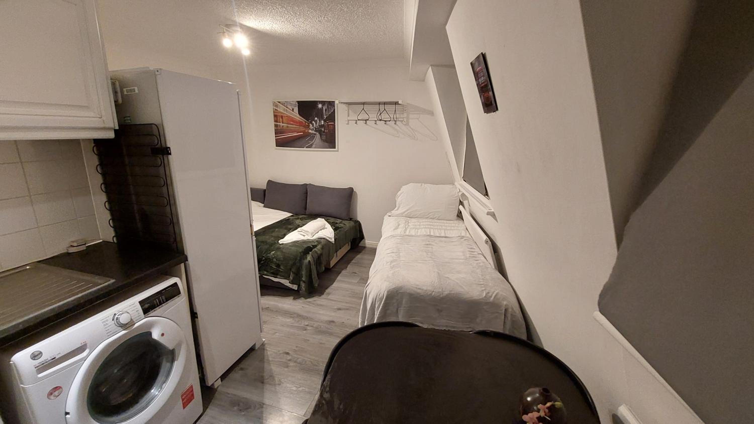 2-Bed Apartment Sleeps 7 with Wi-Fi