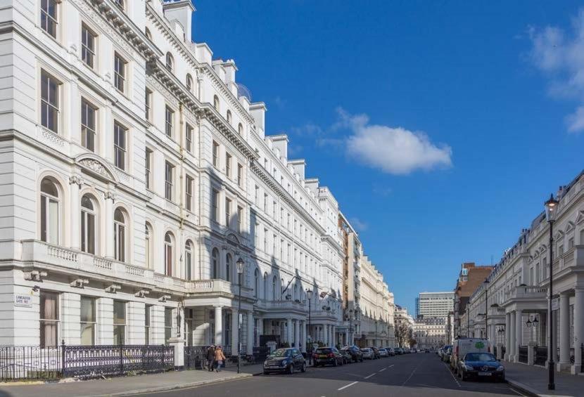Elegant Art Deco whole apartment - walking distance to Holland Park, Hyde Park, Nottinghill, Kensington, Bayswater, Paddington