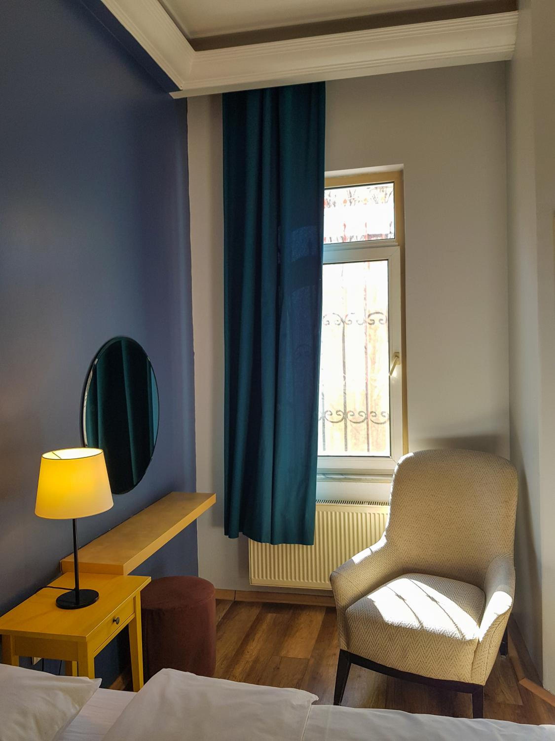Hush Hostel Lounge