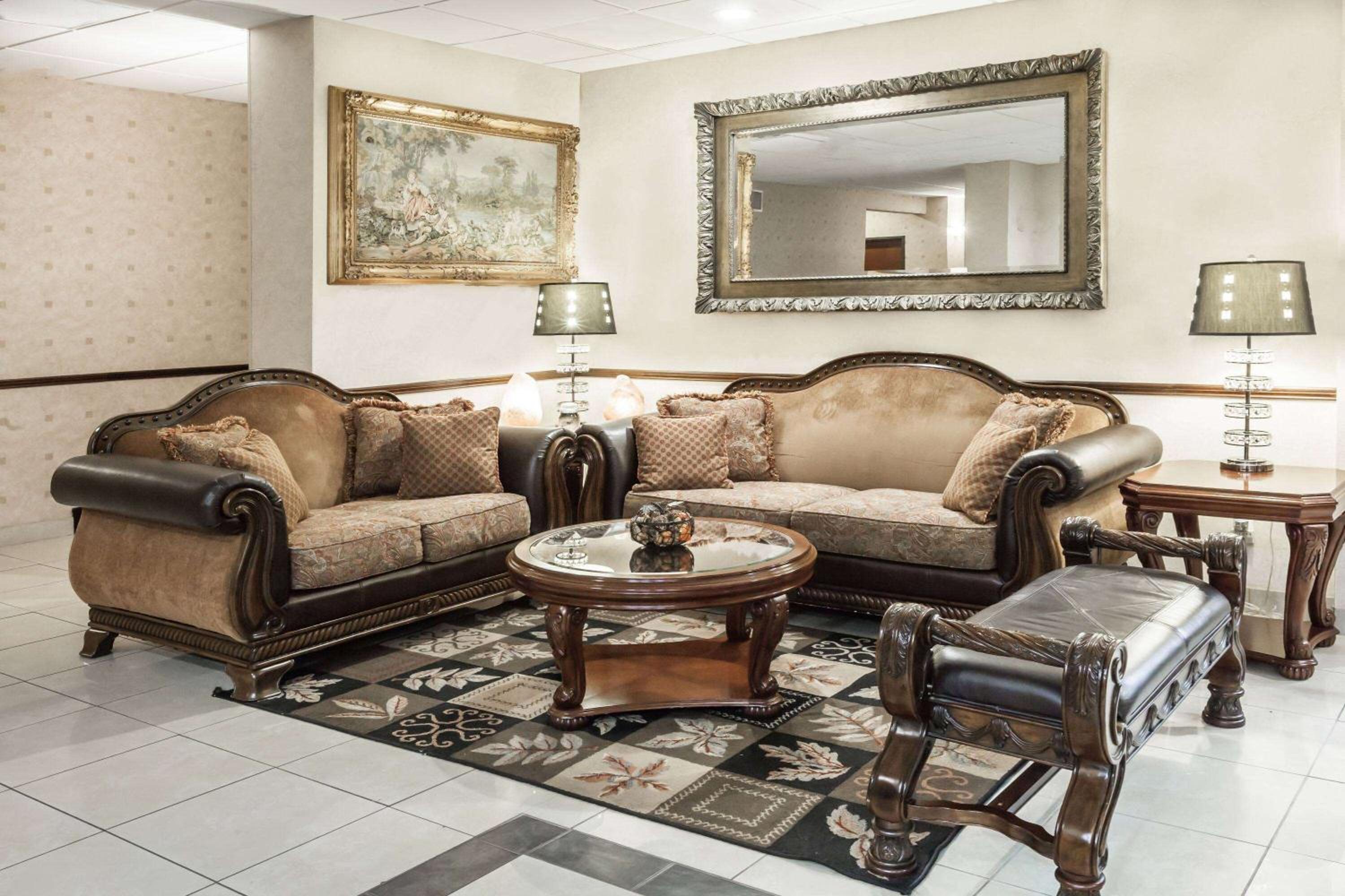 Grander Inn & Suites by IHG view 3