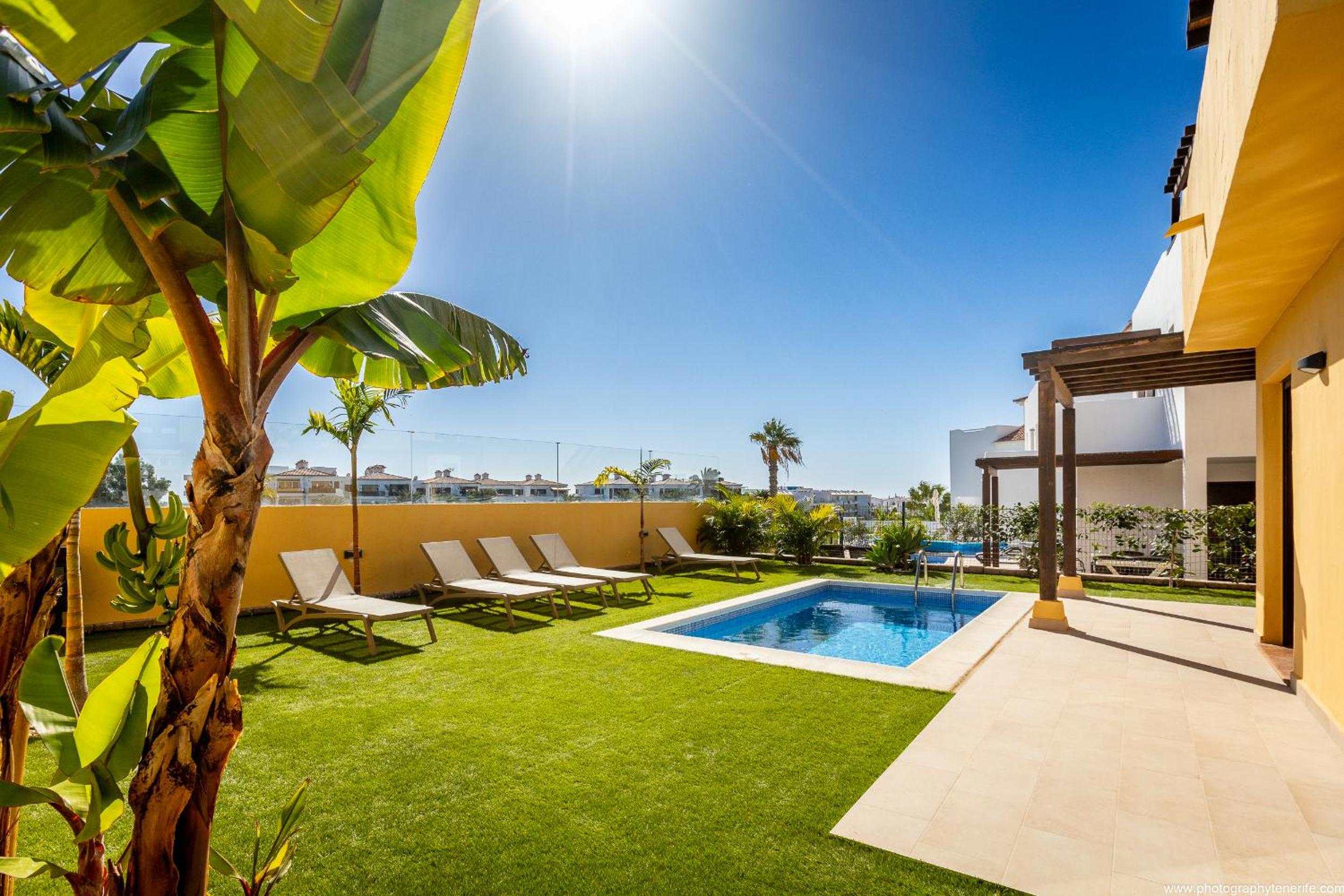 VILLA WITH 4 BEDROOMS AND PRIVATE HEATED POOL view 2