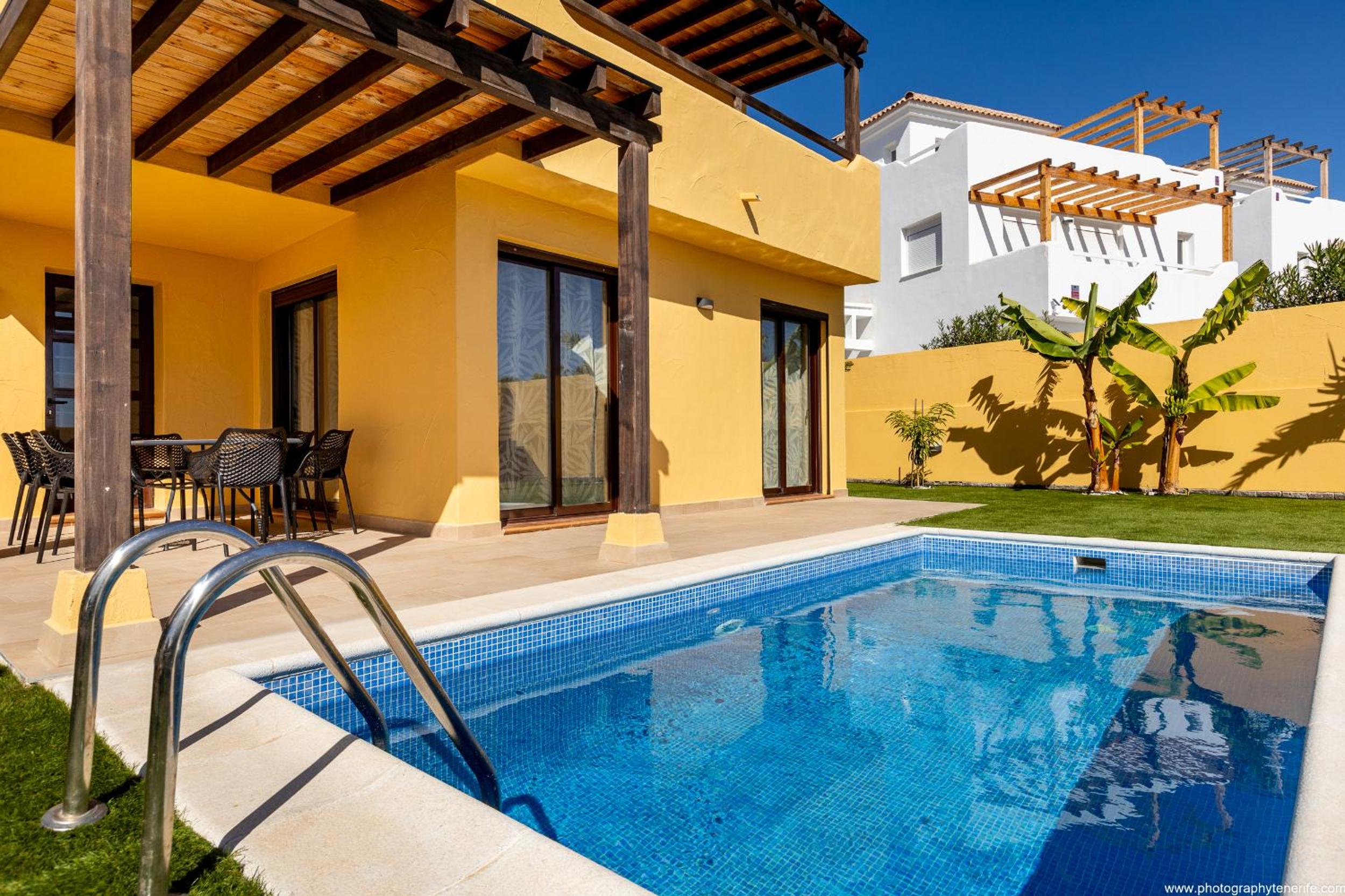 VILLA WITH 4 BEDROOMS AND PRIVATE HEATED POOL view 3