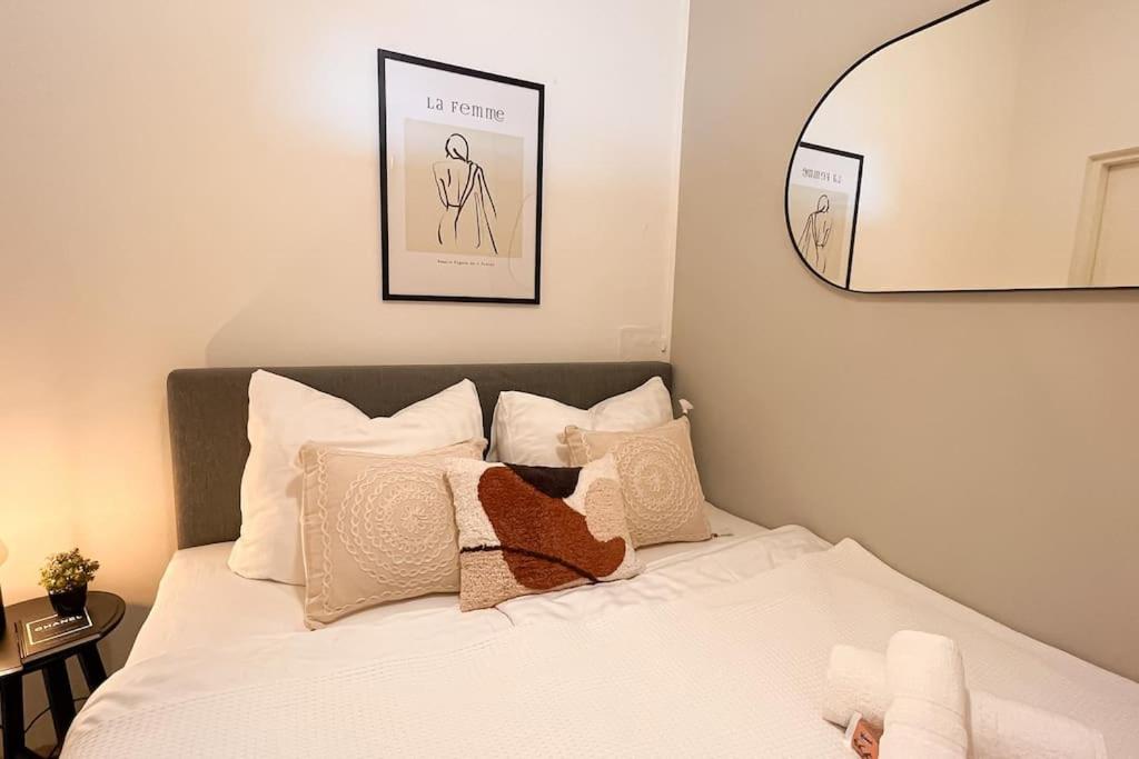 Cozy & Central 2 Bedroom Apartment