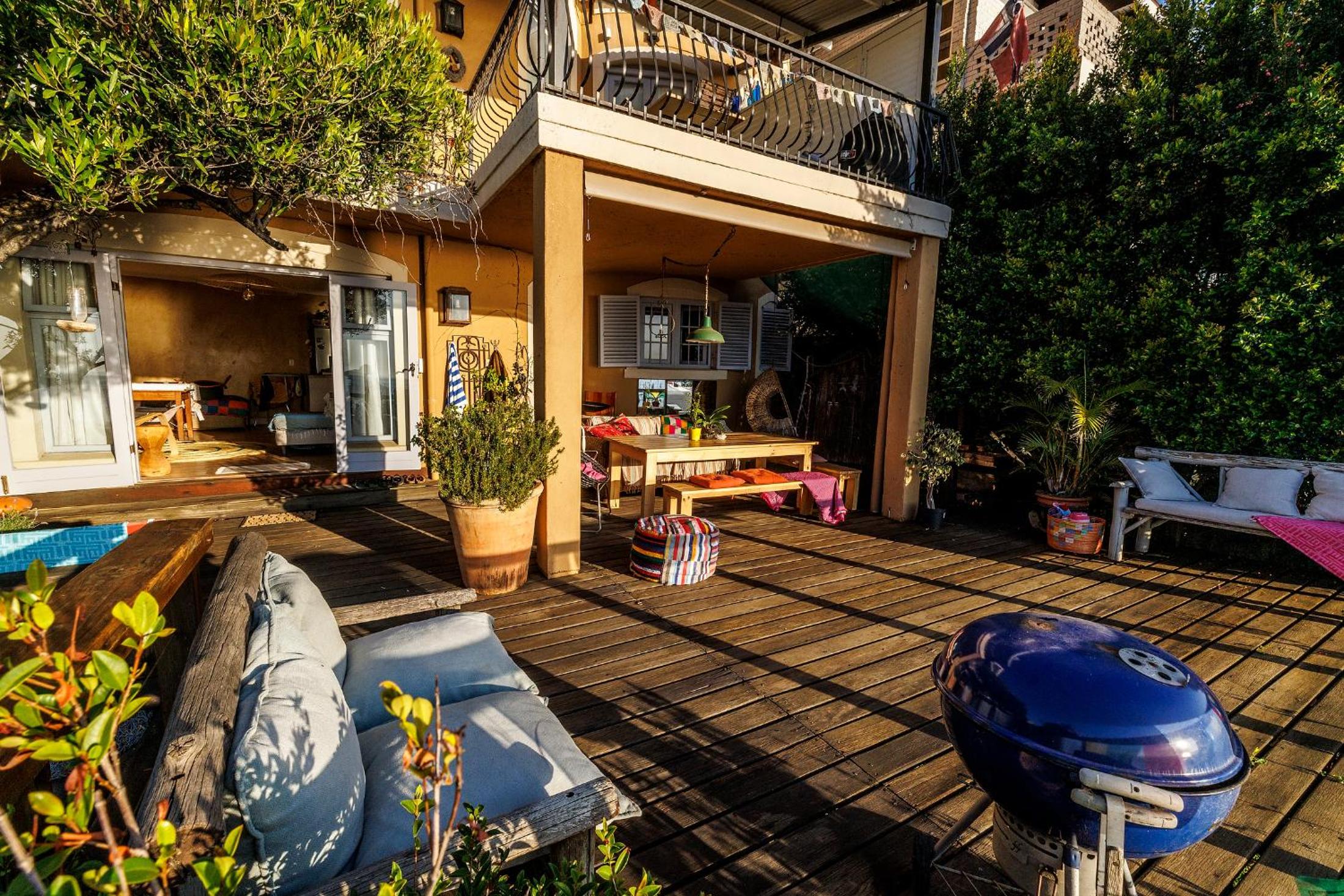 Cardamom Cottage, sleeps 3 and 1 min walk to beach view 5