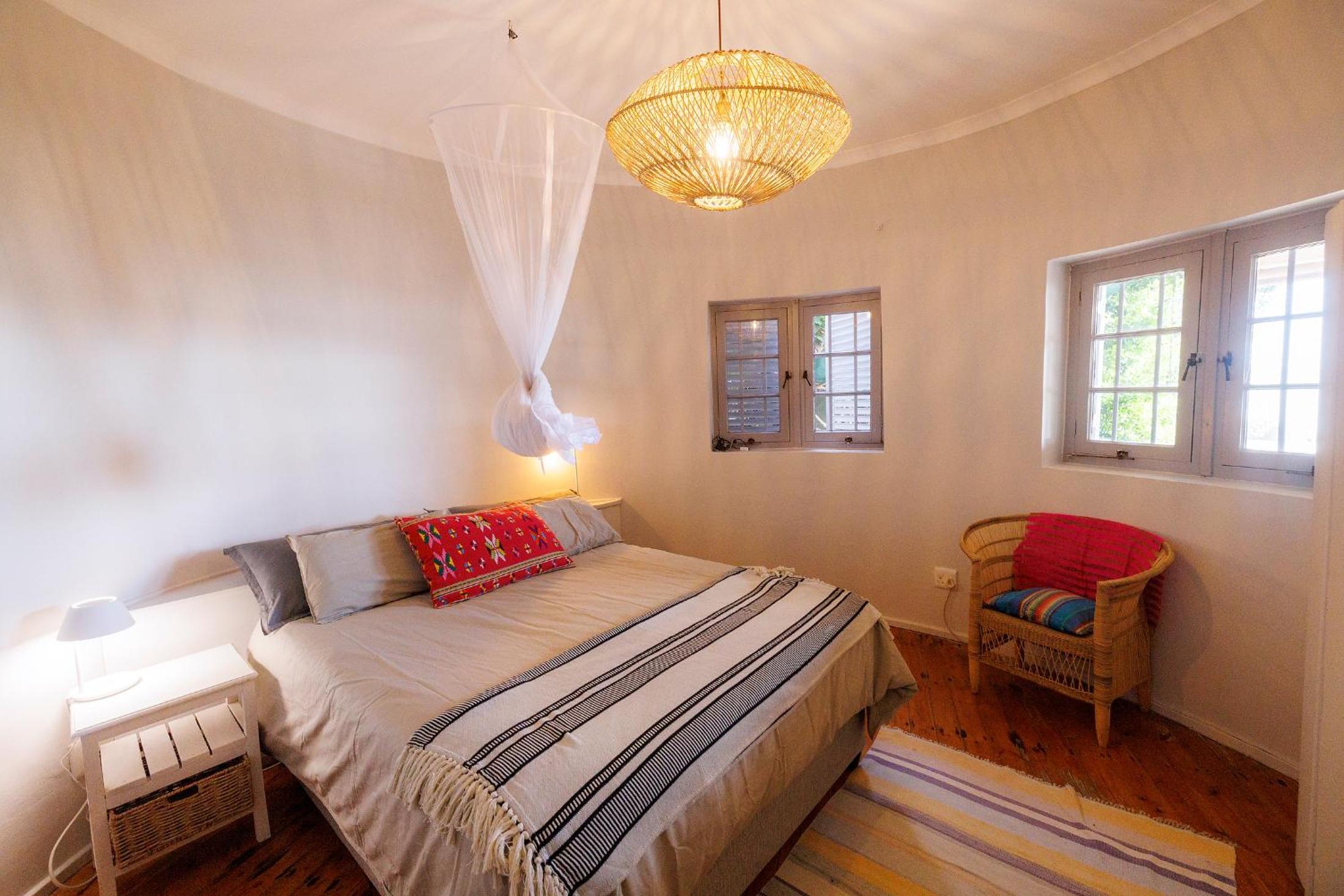 Cardamom Cottage, sleeps 3 and 1 min walk to beach view 3