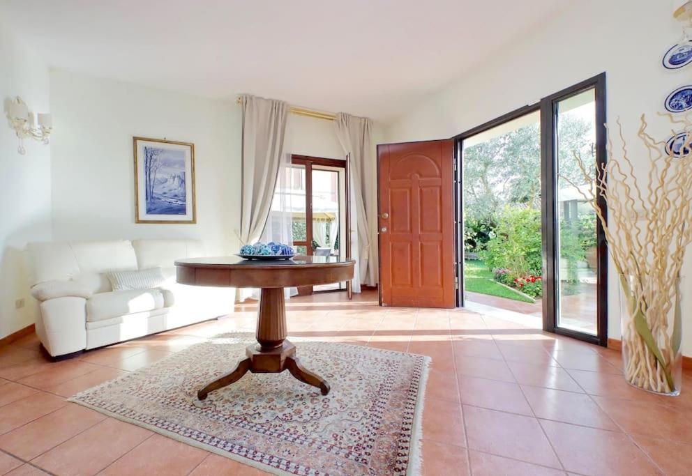 VILLA ROSA LUCIA Luxury&Relax- Apartment with PRIVATE POOL GARDEN Near Rome view 5