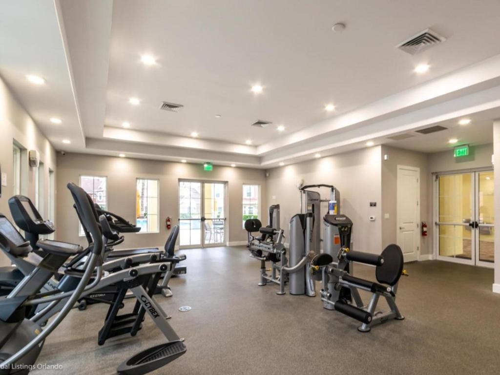 5 Bedroom- 5 Bathroom Summerville Resort 7498 Sa