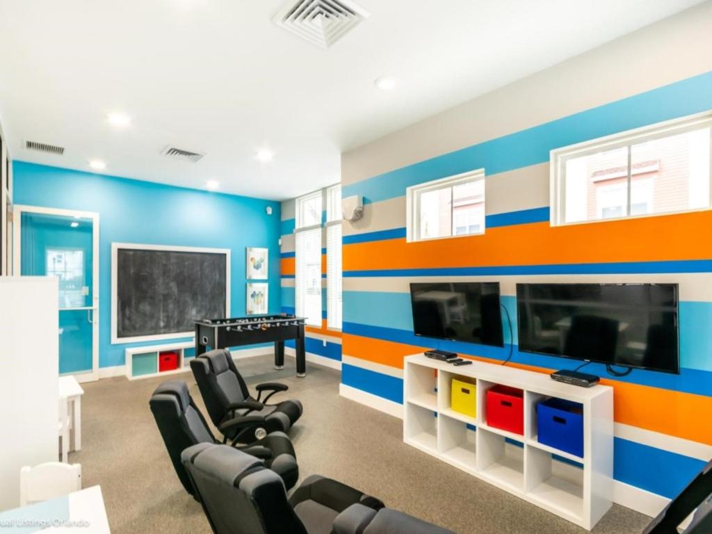 5 Bedroom- 5 Bathroom Summerville Resort 7498 Sa