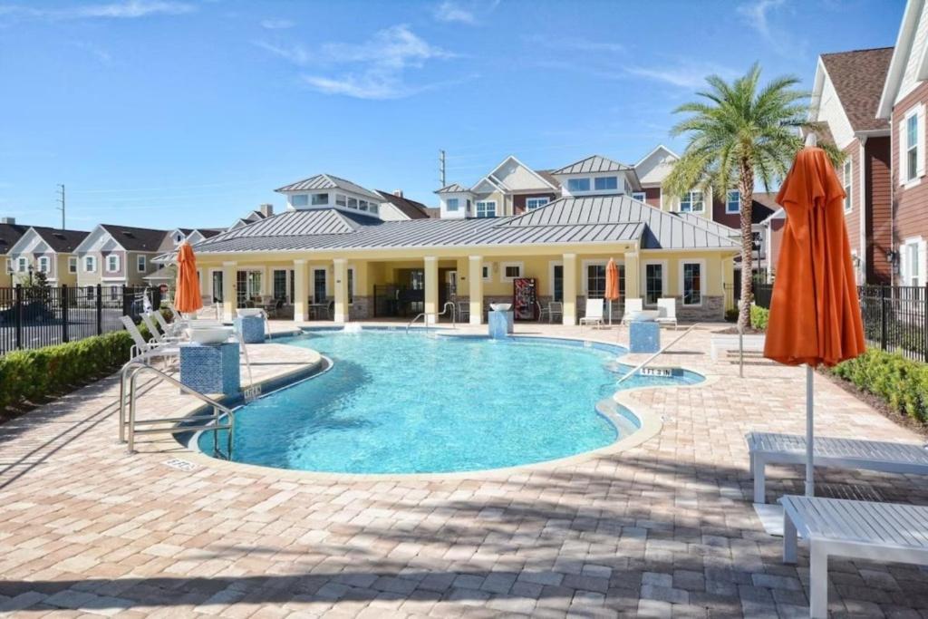 5 Bedroom- 5 Bathroom Summerville Resort 7498 Sa