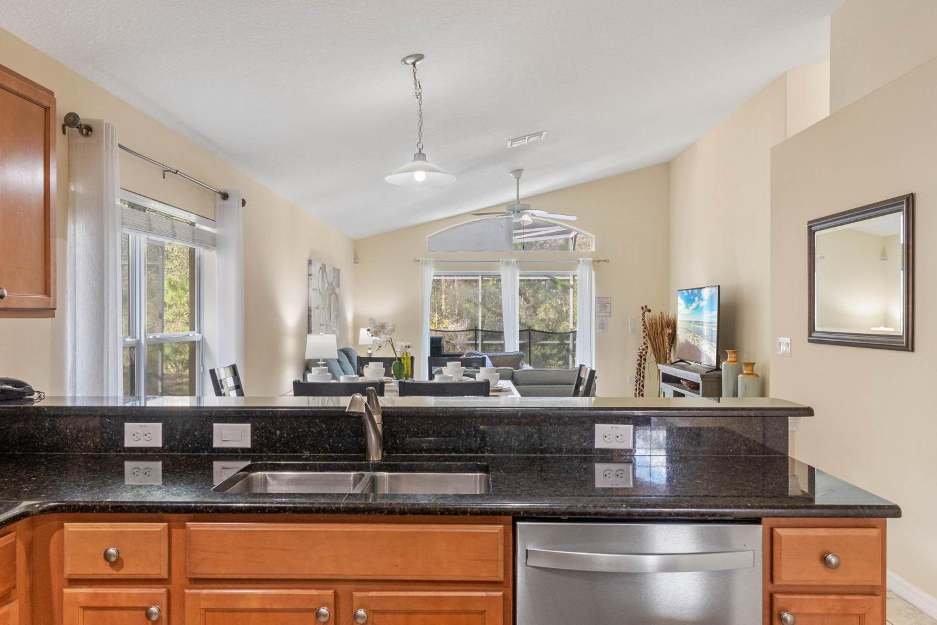 5 Bedrooms 3 Bathrooms Veranda Palms 4458 NP