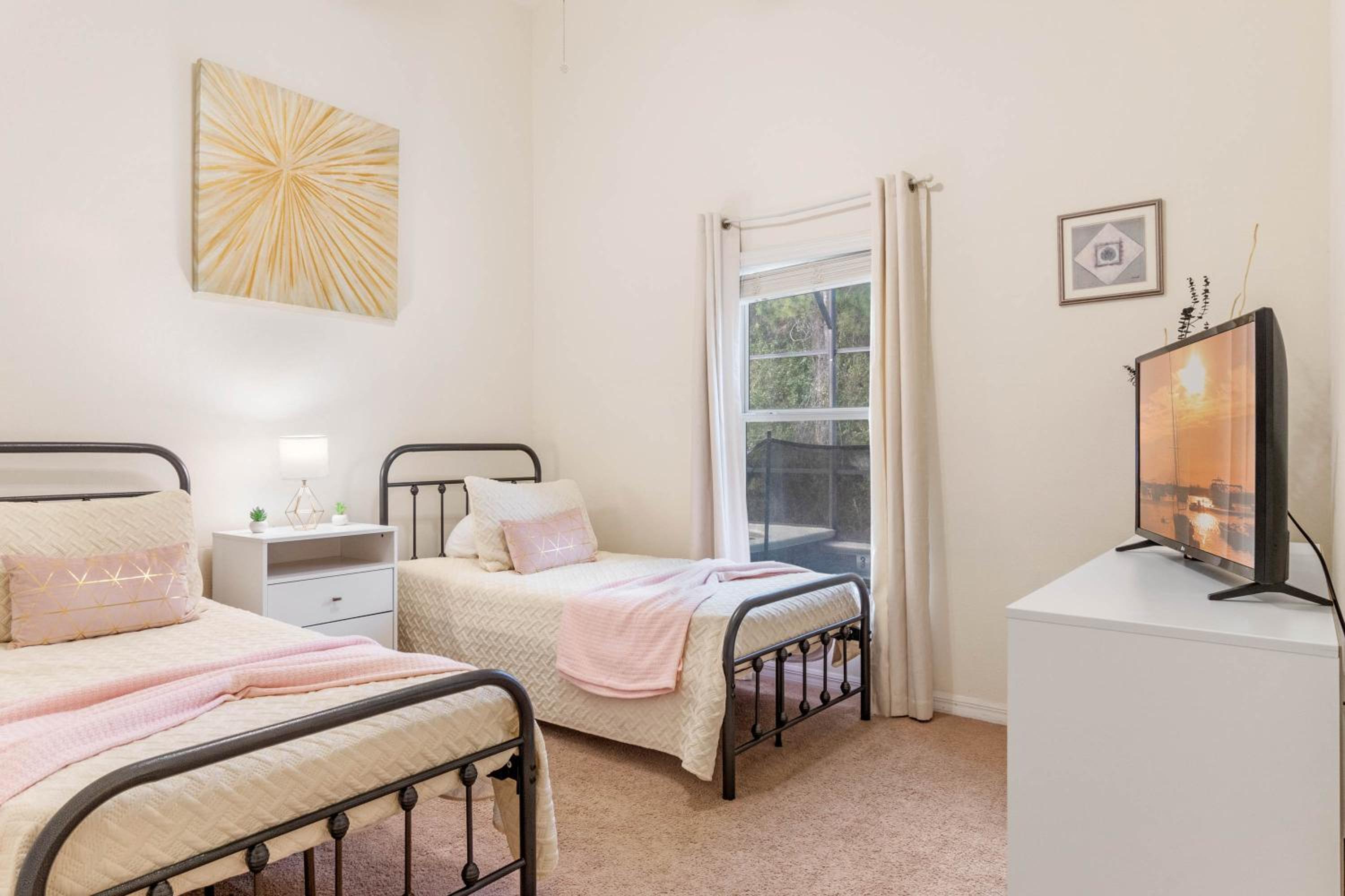5 Bedrooms 3 Bathrooms Veranda Palms 4458 NP