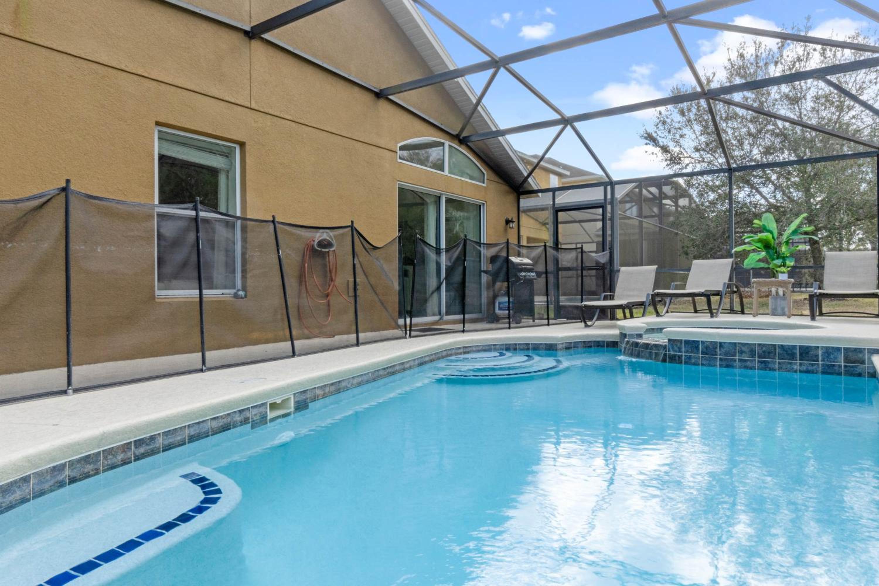 5 Bedrooms 3 Bathrooms Veranda Palms 4458 NP
