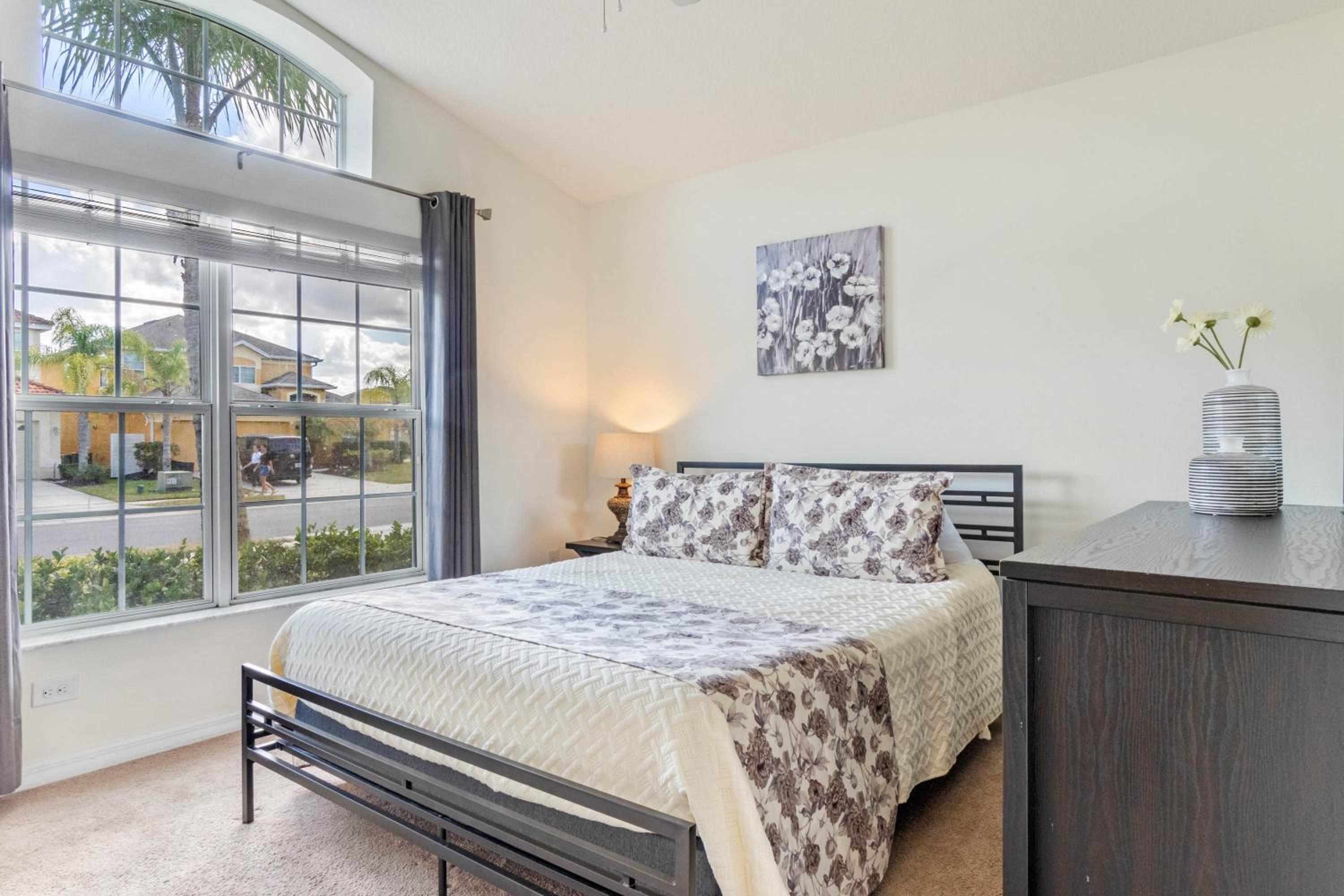 5 Bedrooms 3 Bathrooms Veranda Palms 4458 NP