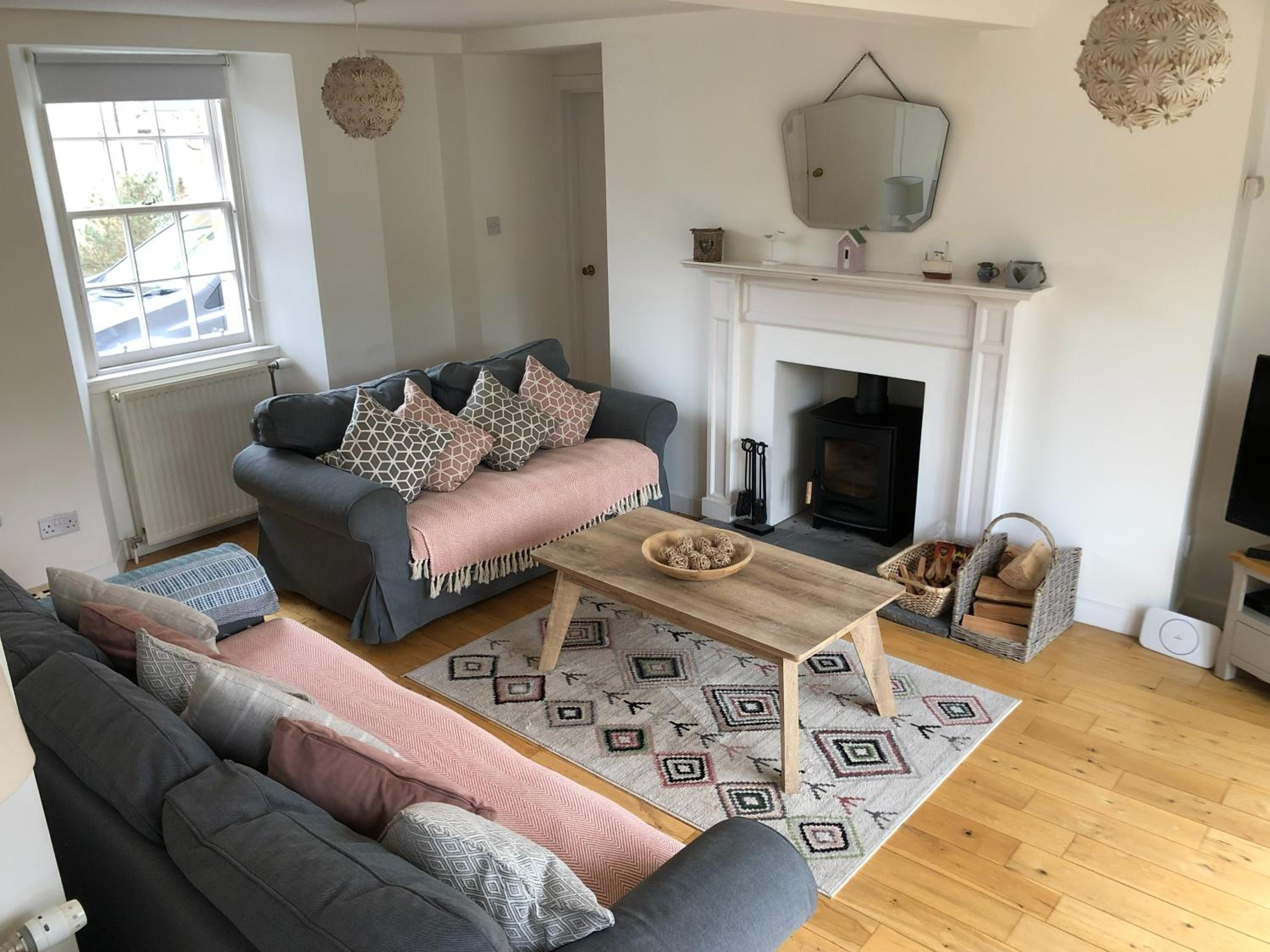 Jasmine Cottage, sleeps 5 near Elie, with garden view 4