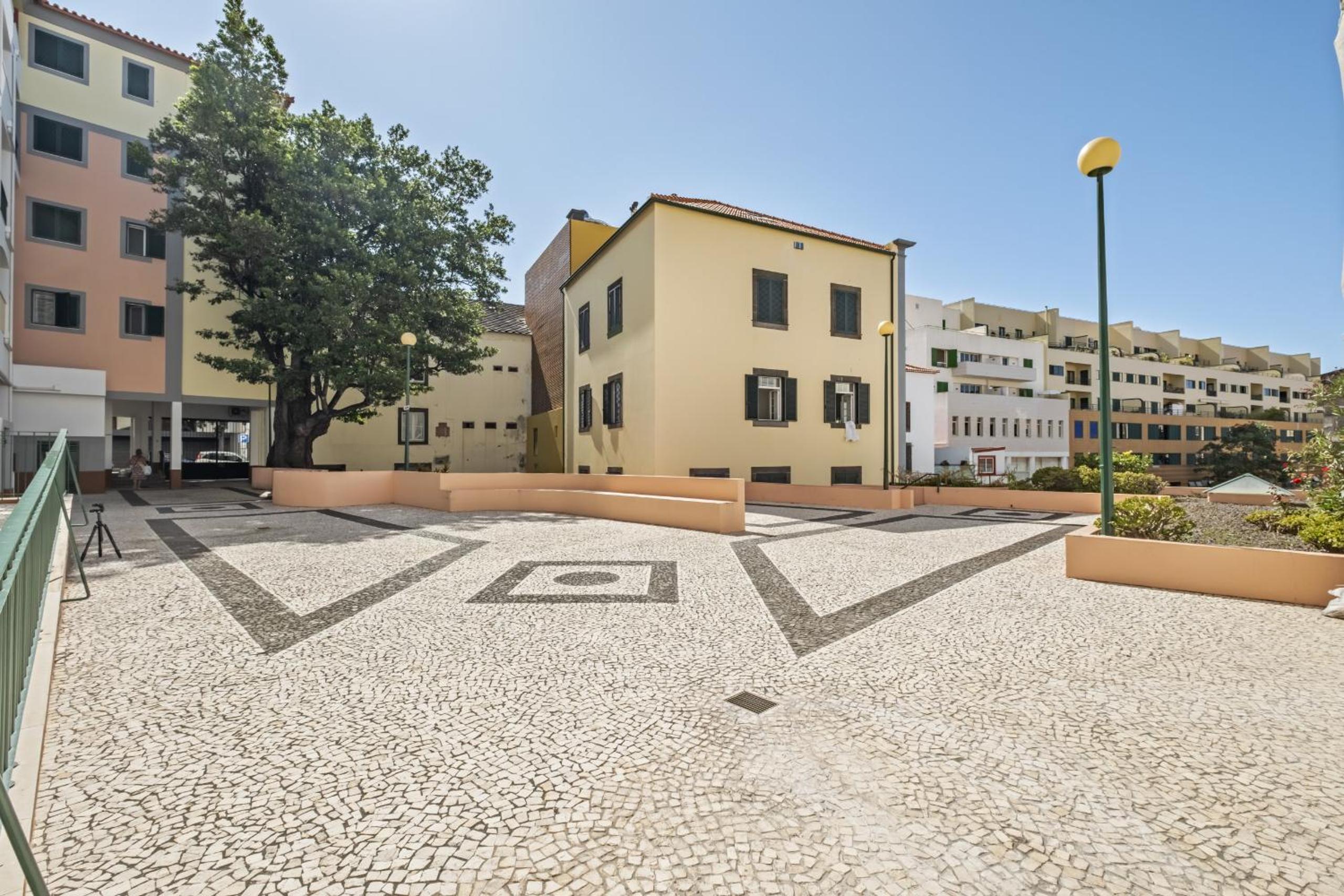 Pateo do Carmo - By Wehost