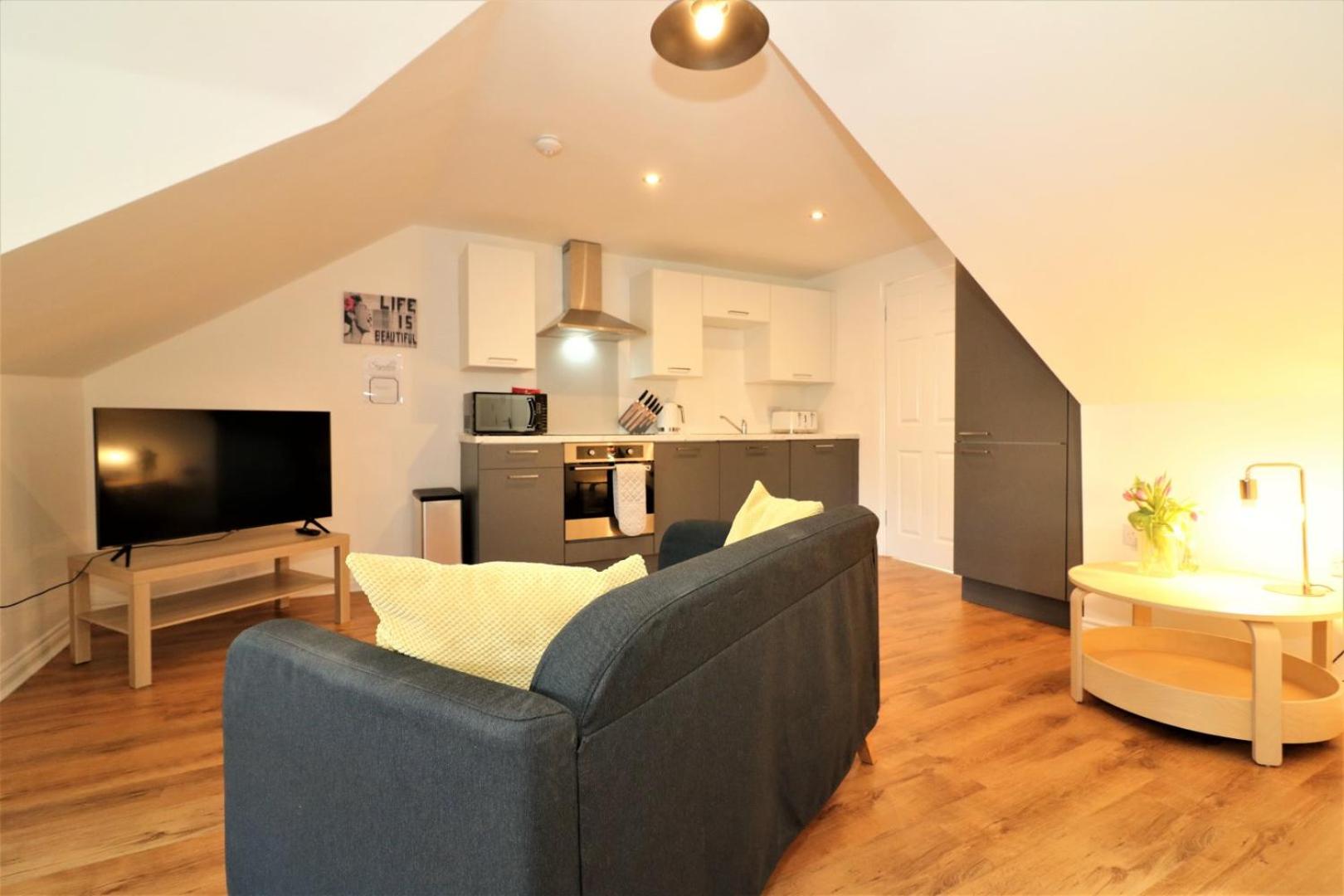 Signature - No 7 Bonnet Apartments view 4