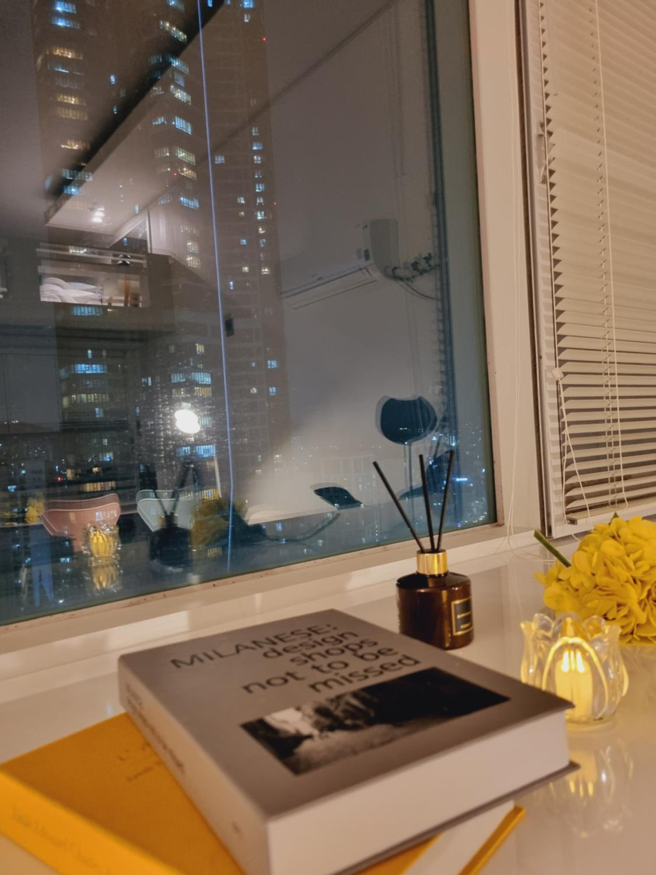 Yellow House - Duplex, Night view, White modern interior view 4
