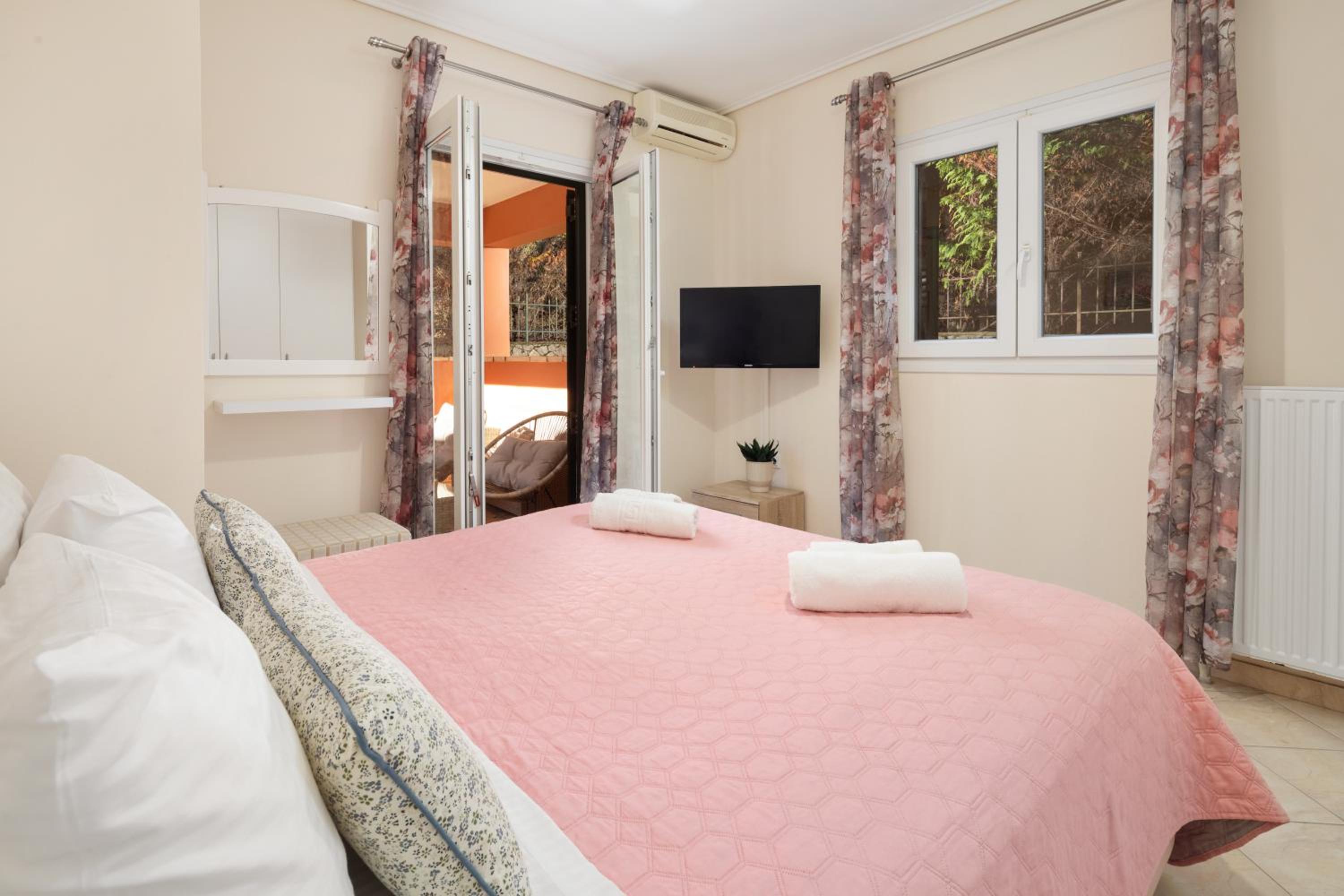 Eleonas Luxury Homes