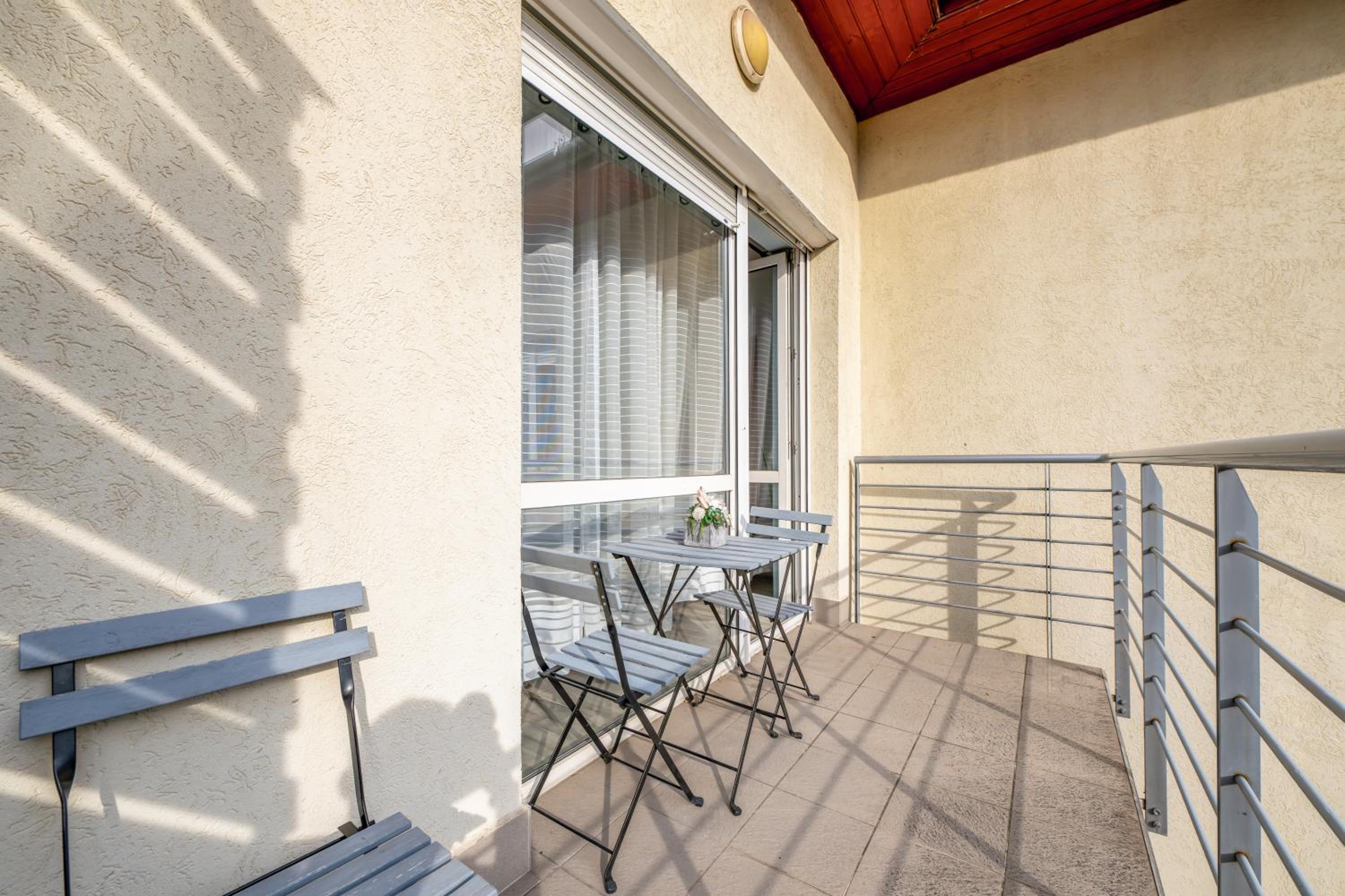 Weiner Apartment with balcony