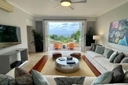 Hospitality Expert GREENS: 6BR Pool Beach Chef view 3