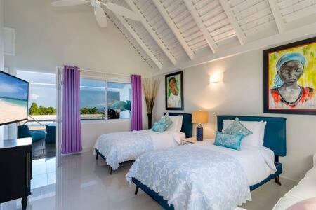Hospitality Expert Eden 7BR Pools Beach view 4