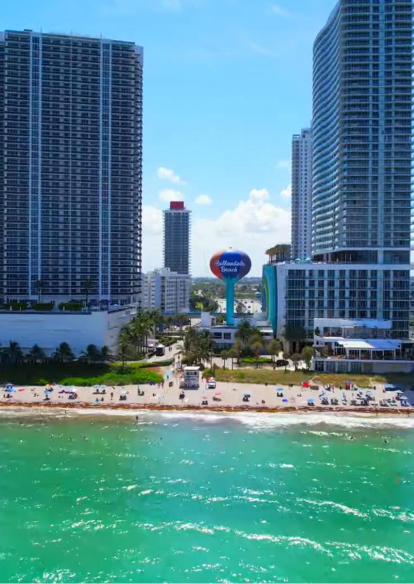 Walk to the beach, Studio, with Pool and FREE Parking view 4