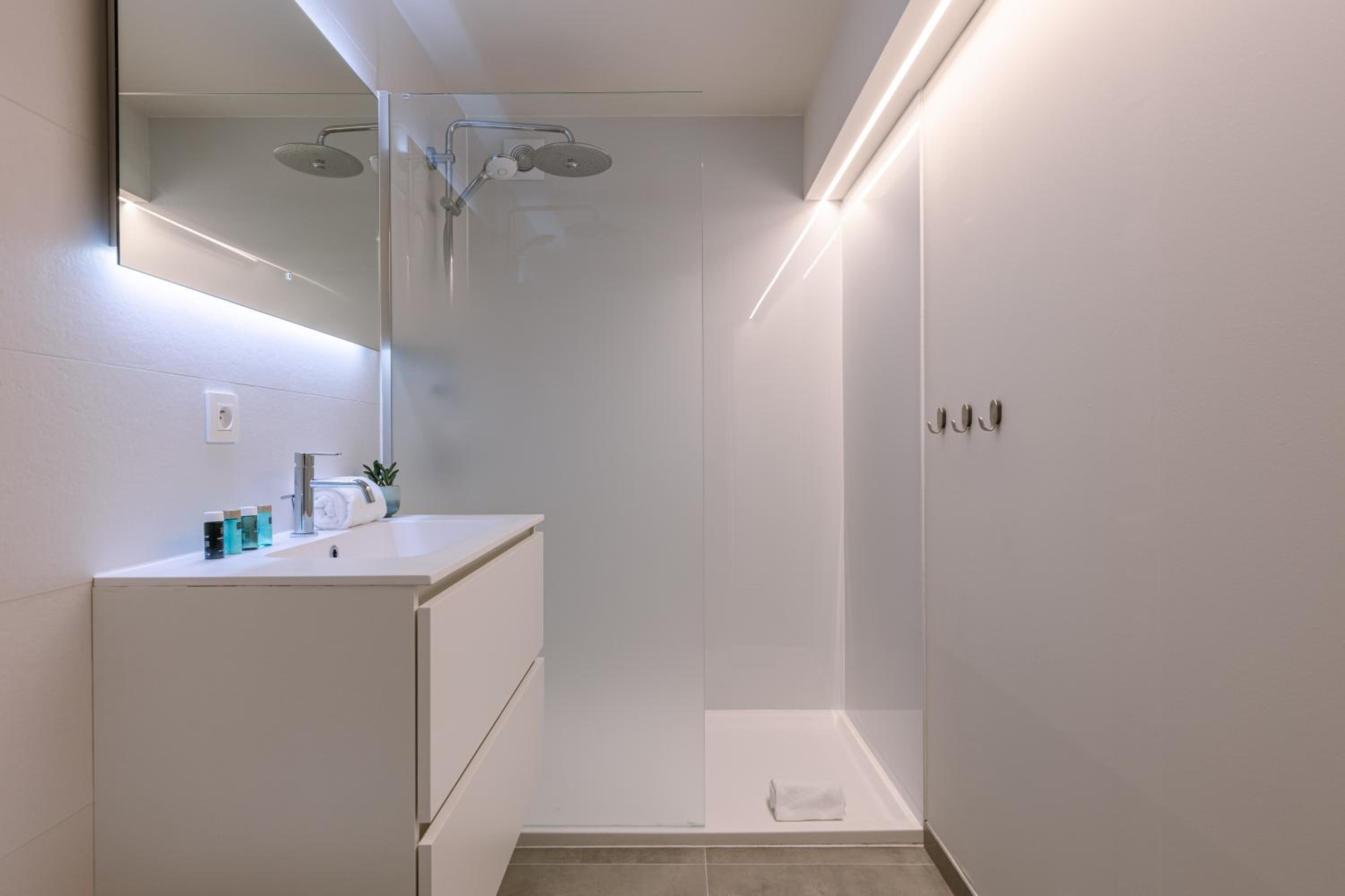 Beautiful Luxury Apartment on Amazing location with Sea view - T17