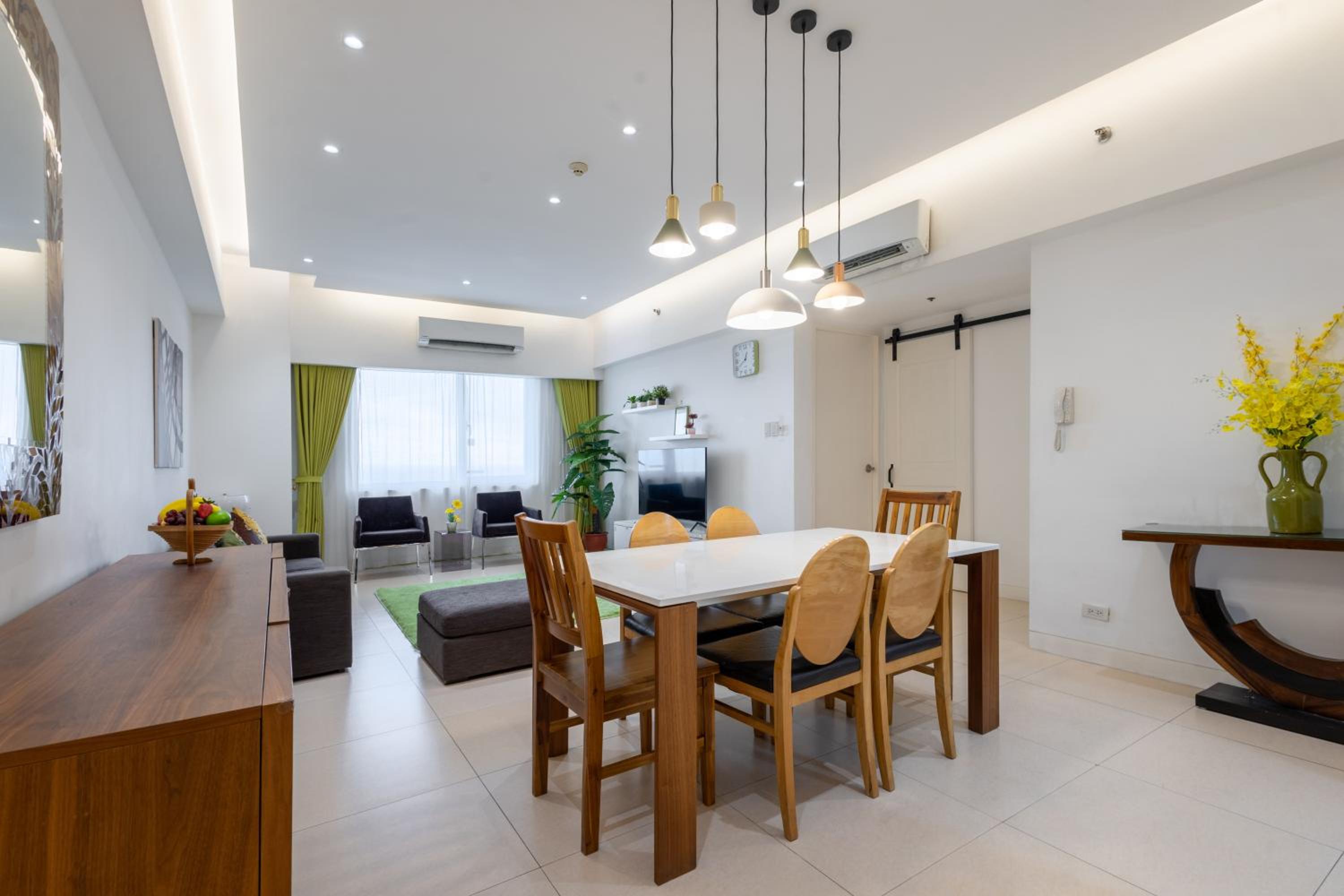 NEW 2BR of 86sqm with Parking & Netflix in BGC view 5