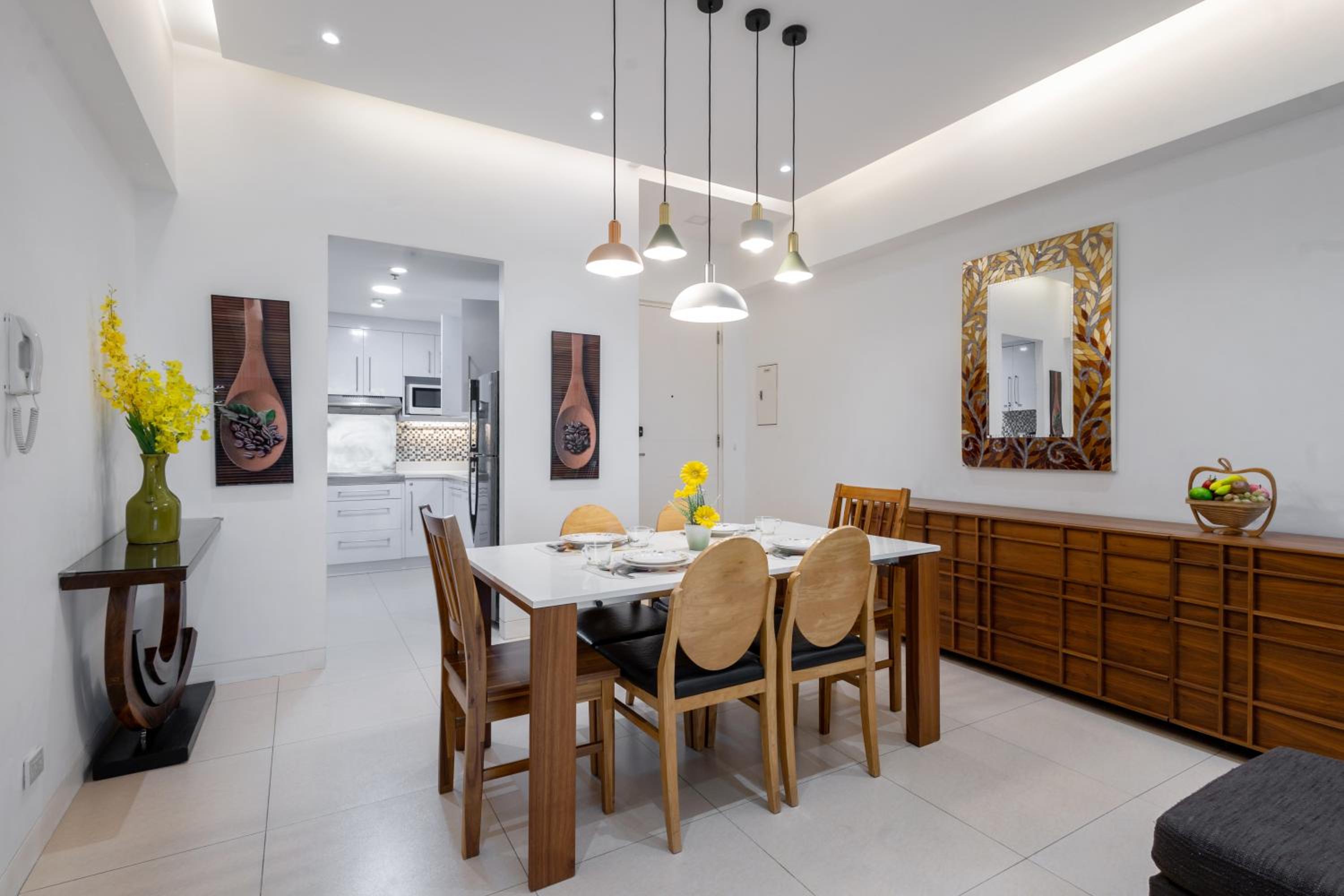 NEW 2BR of 86sqm with Parking & Netflix in BGC view 2