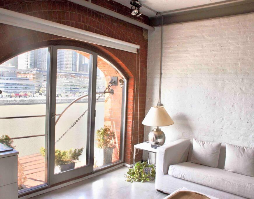 Hermoso departamento en Puerto Madero con vista al río