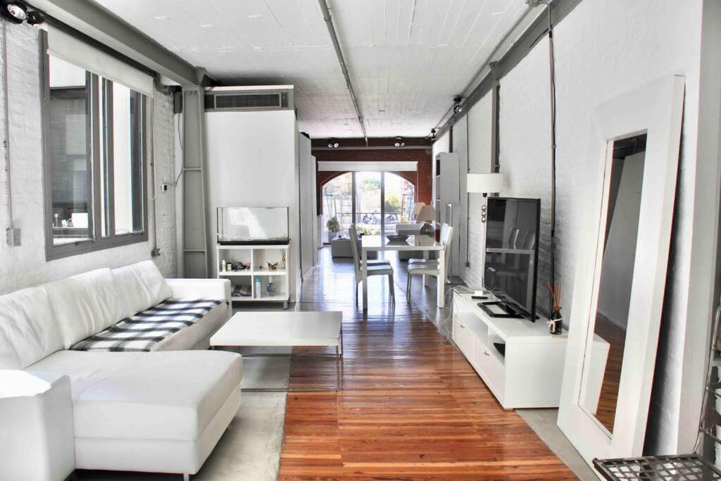 Hermoso departamento en Puerto Madero con vista al río