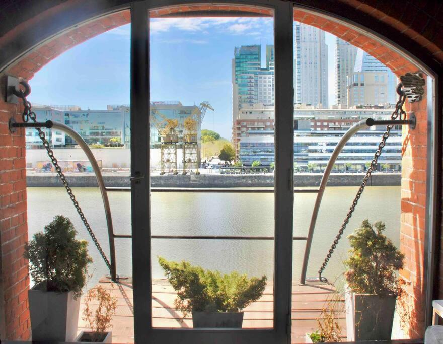 Hermoso departamento en Puerto Madero con vista al río