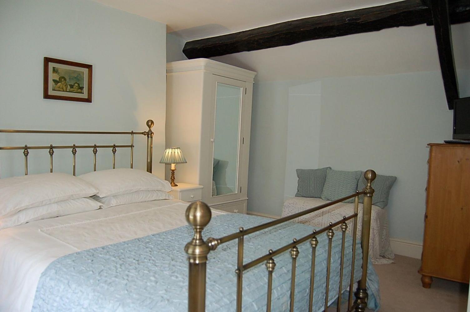 Henborth Mawr Cottage in Talybont view 3