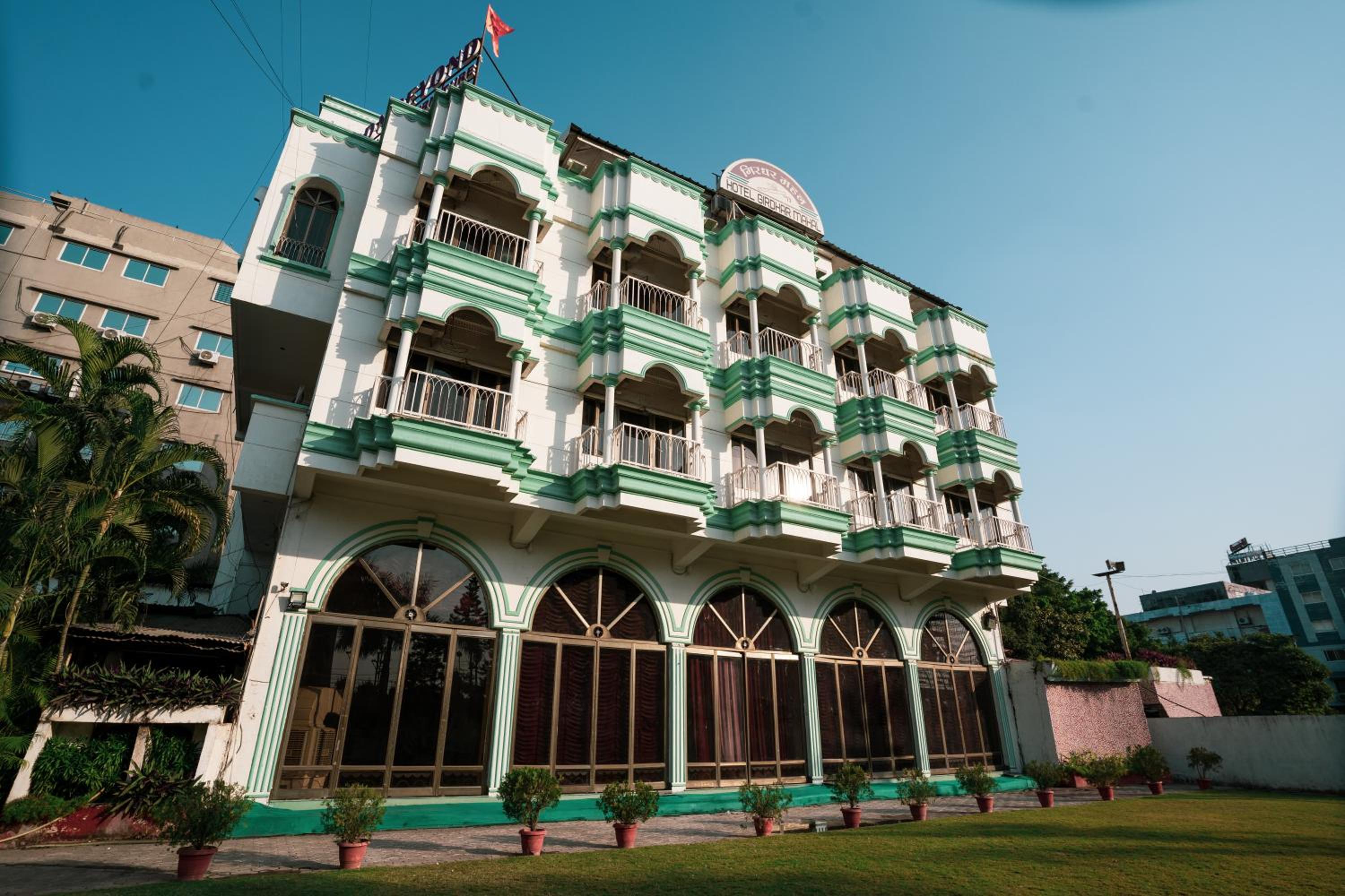 HOTEL GIRDHAR MAHAL view 3