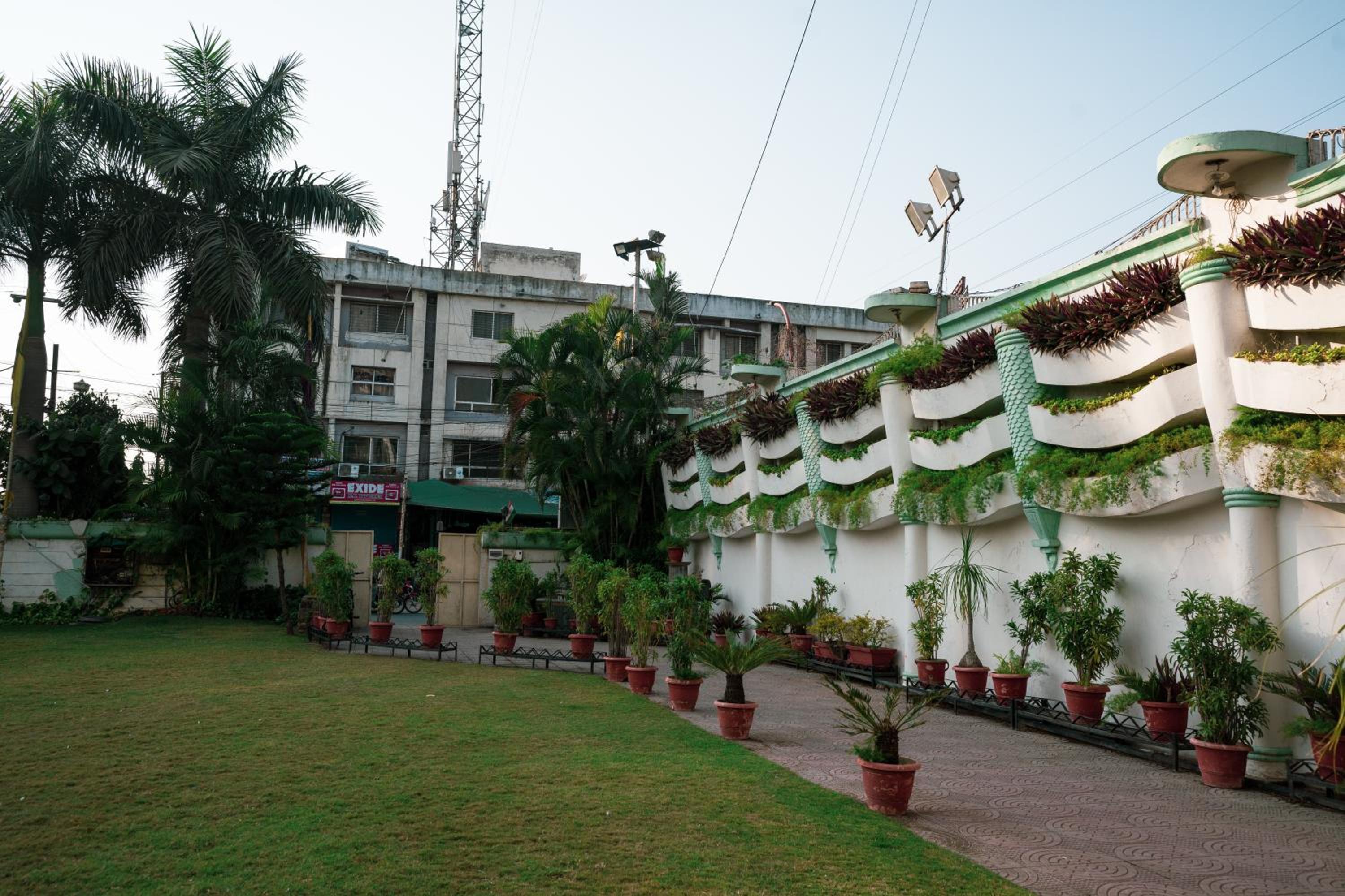 HOTEL GIRDHAR MAHAL view 4