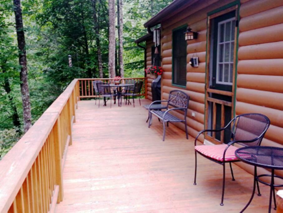 Serene & Cozy - Peaceful View - Fireplace - Creek view 5