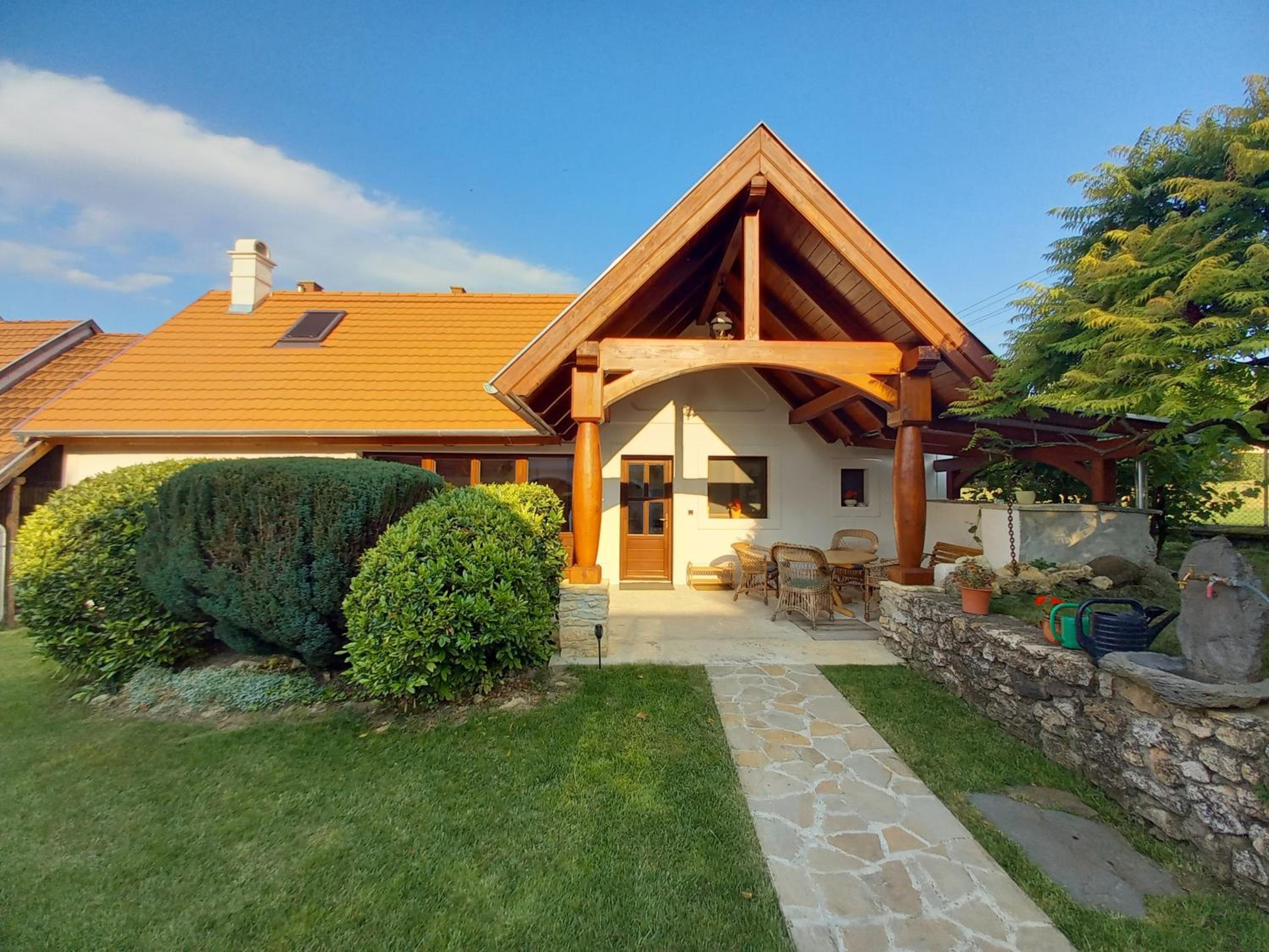 Falusi vendégház, Rural guesthouse Nagyvázsony view 2