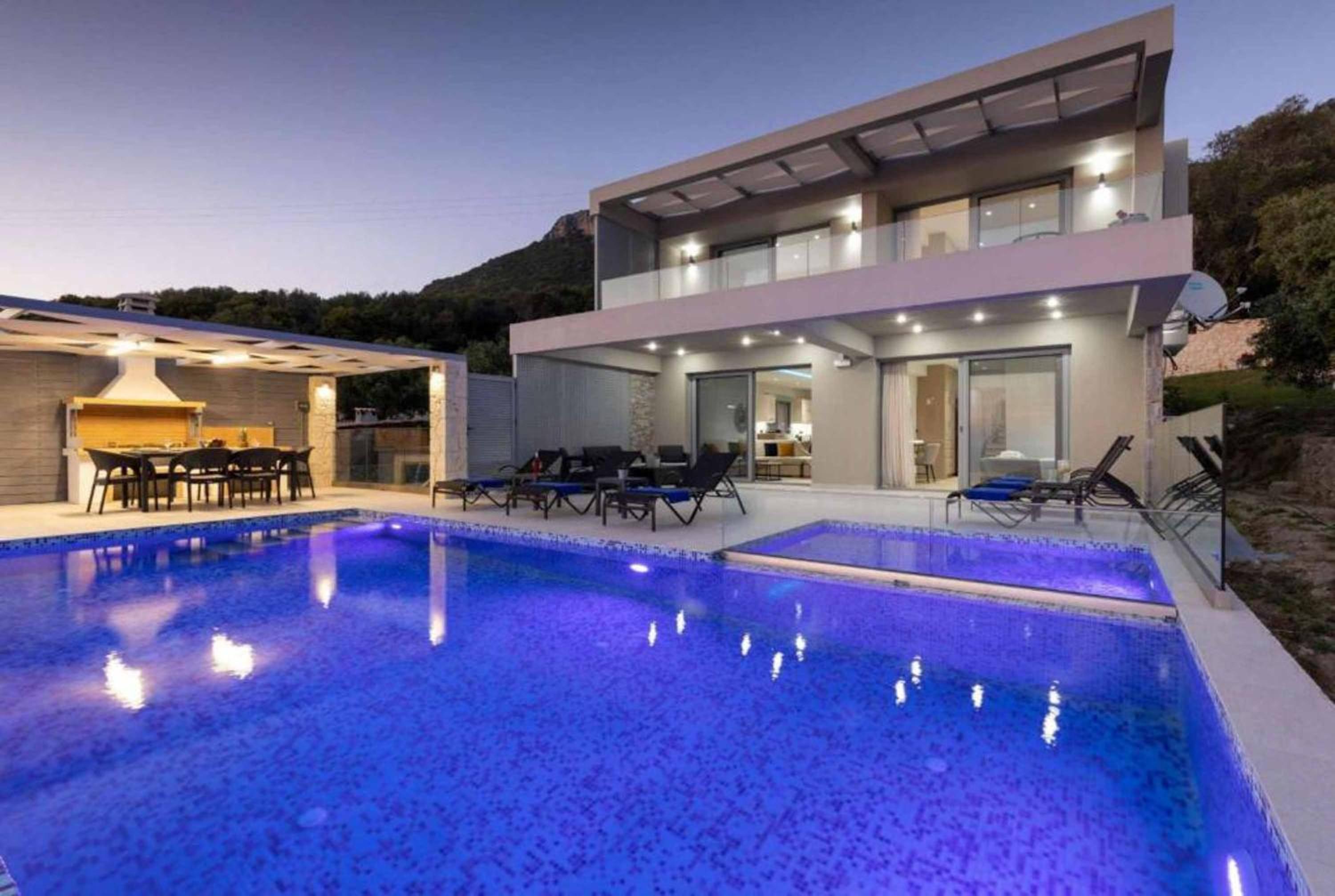 Villa Alkyoni Paramonas view 3