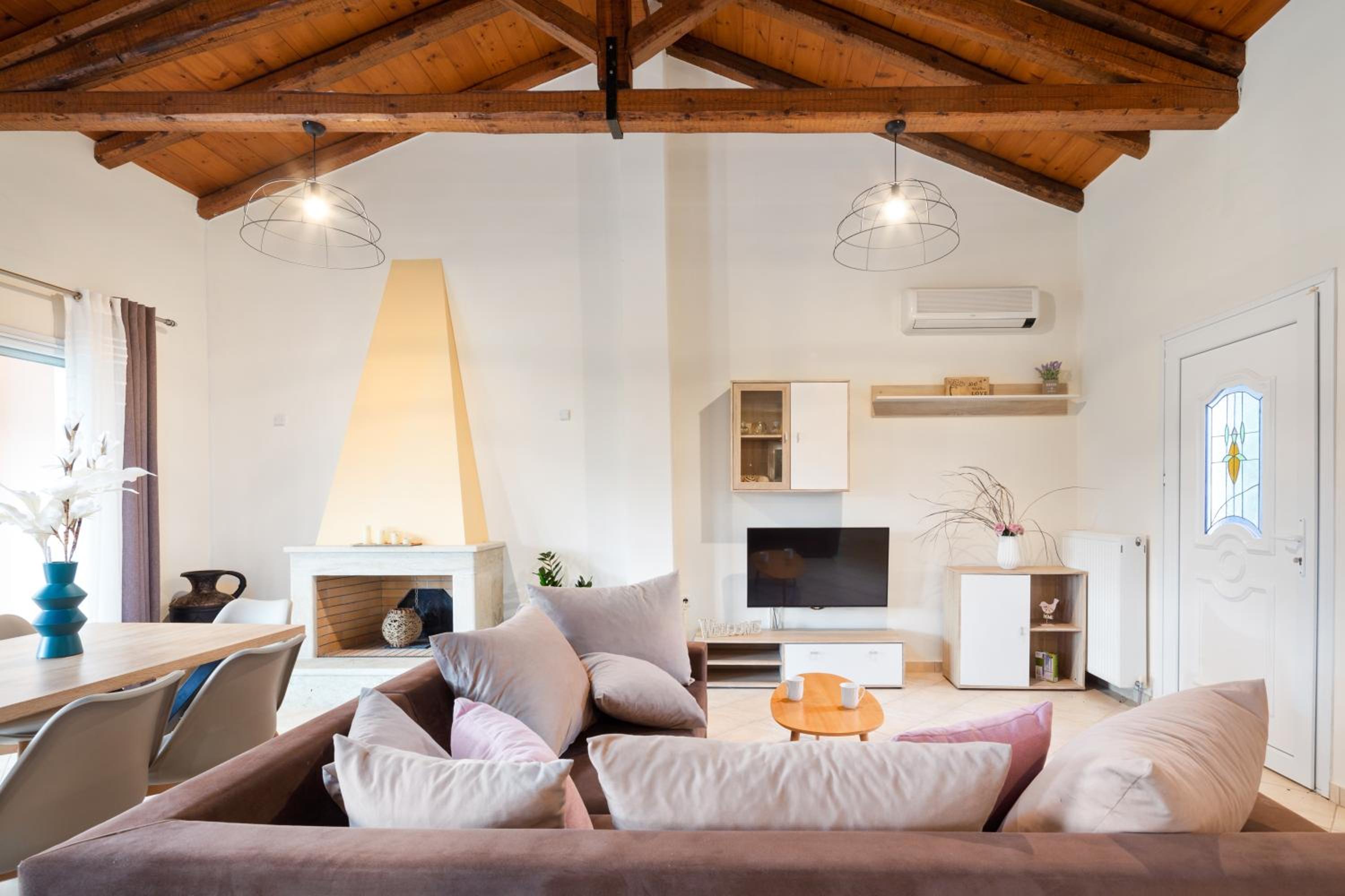 Eleonas Luxury Homes