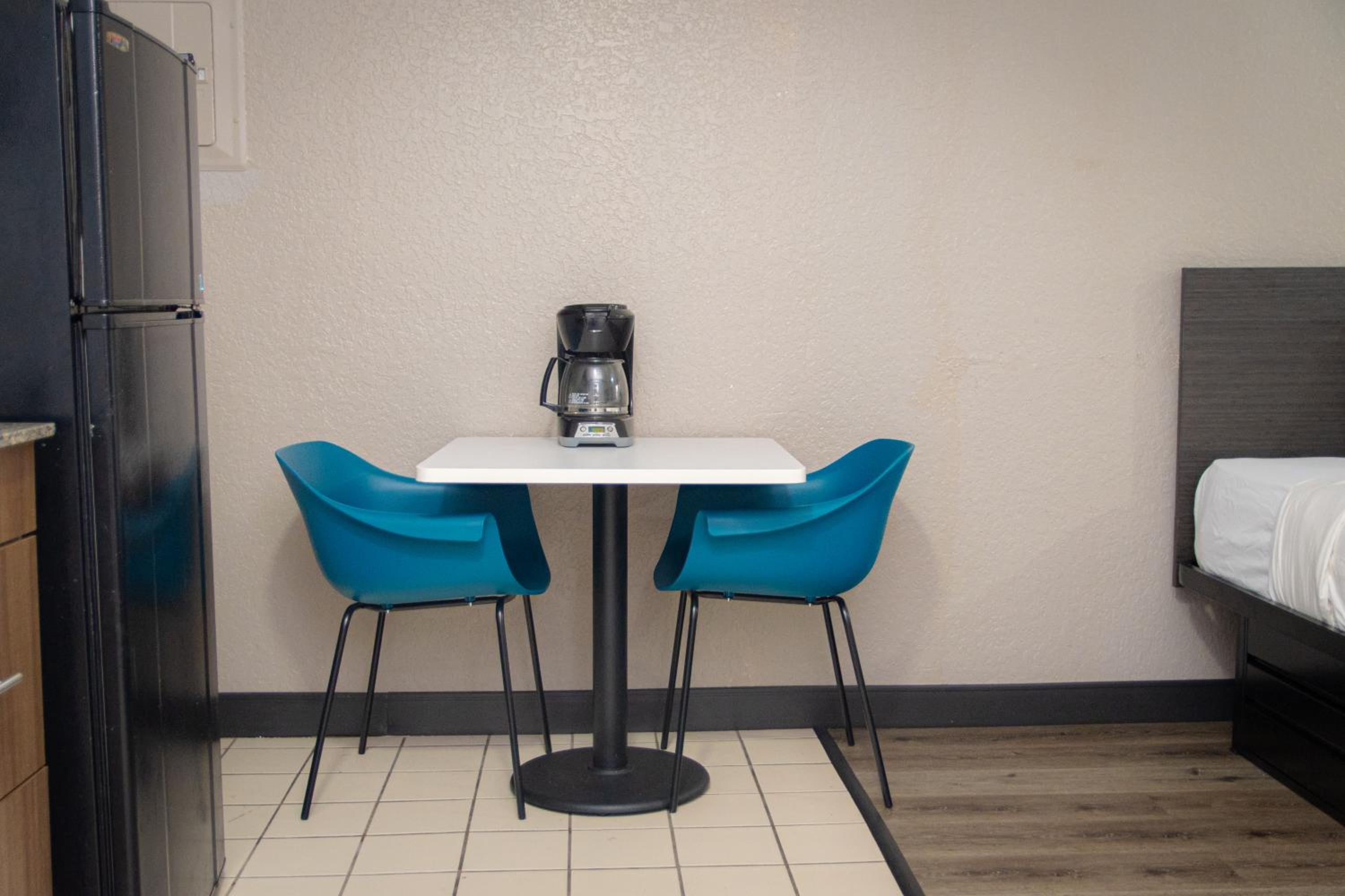 Hotel Studio 6-West Palm Beach, FL - Image 1