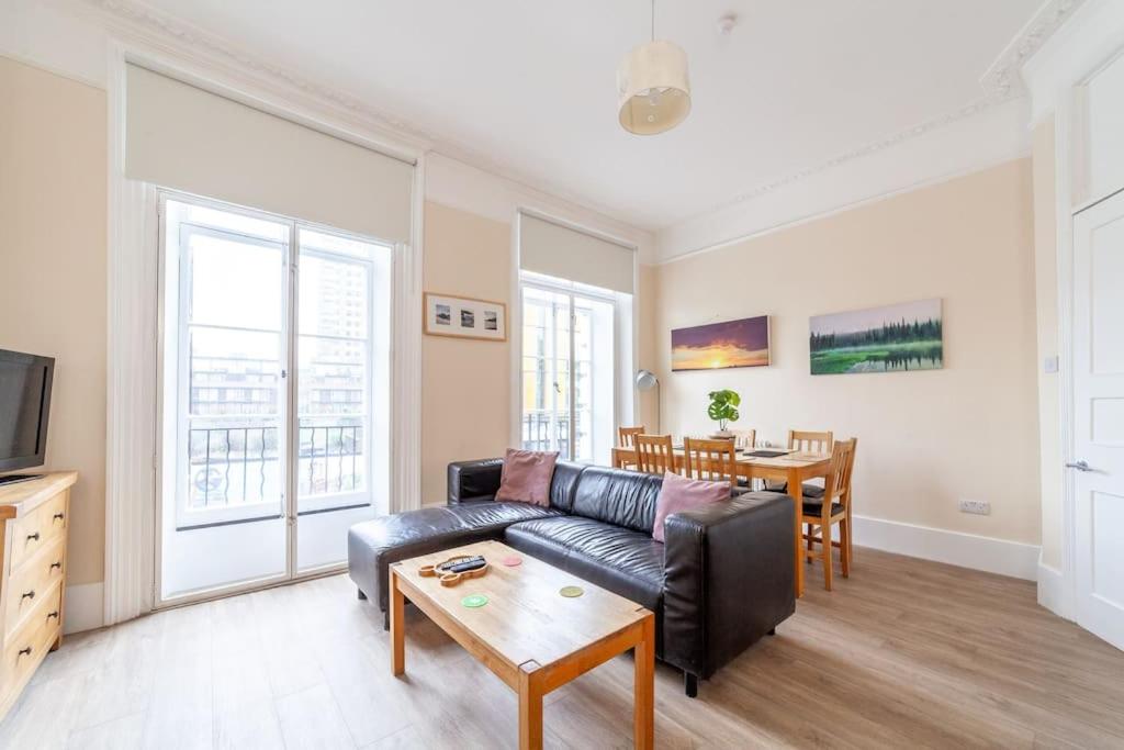 Spacious & Central 3-bed flat by popular Waterloo!