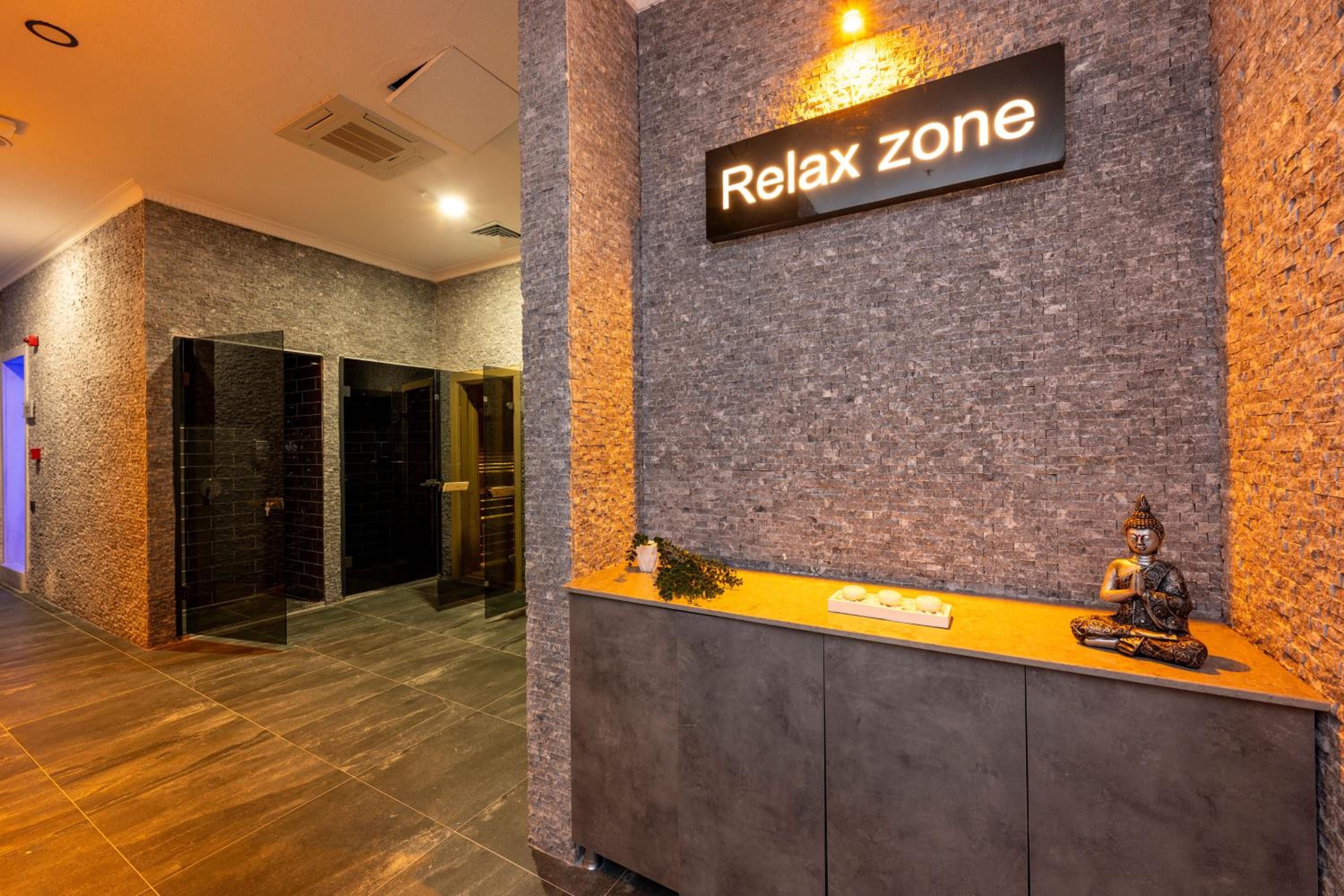 The Nirvanas Hotel - Image 33