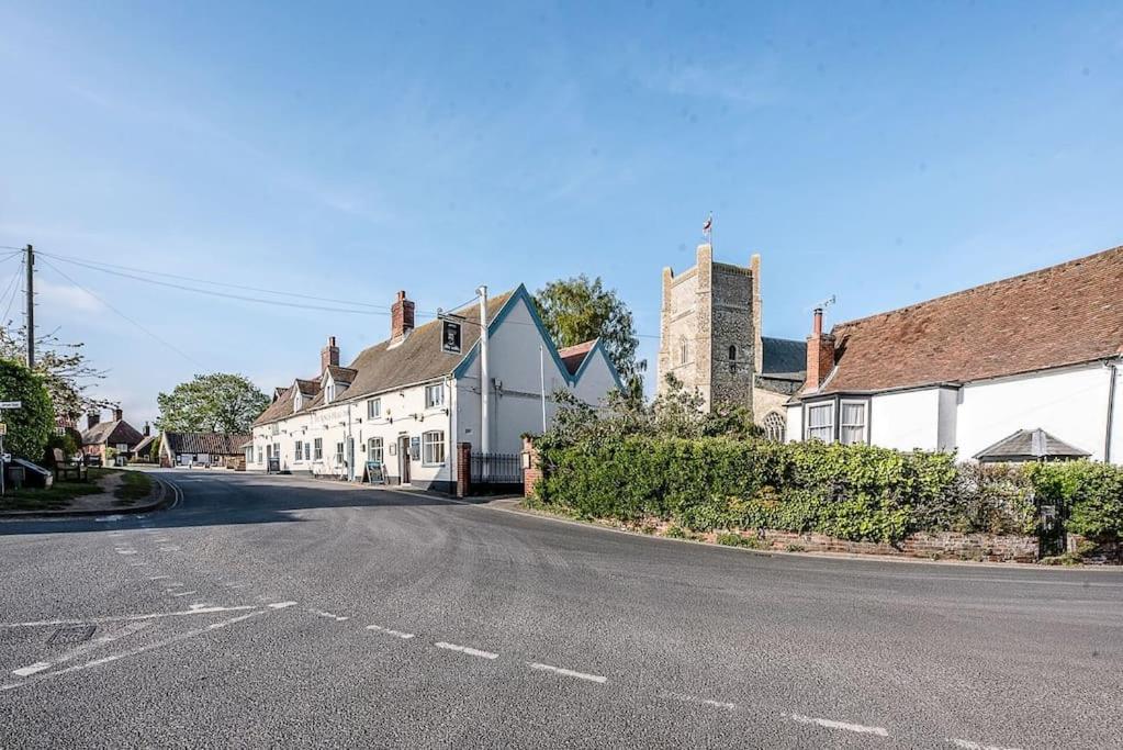 Mole Cottage, Orford view 2